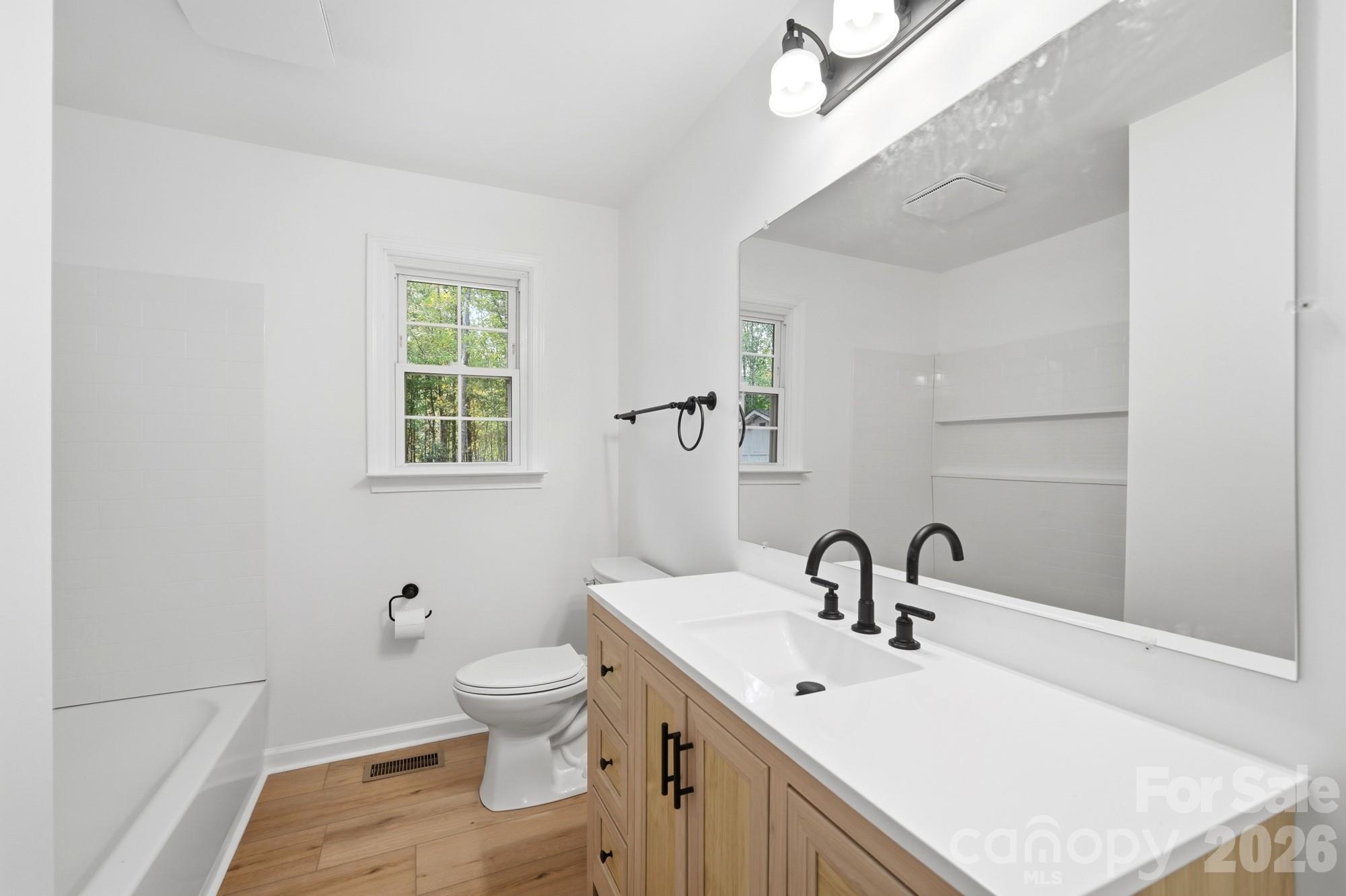 Single Family Residence at 1580 Pinewood Avenue, Lancaster, photo 23 of 33