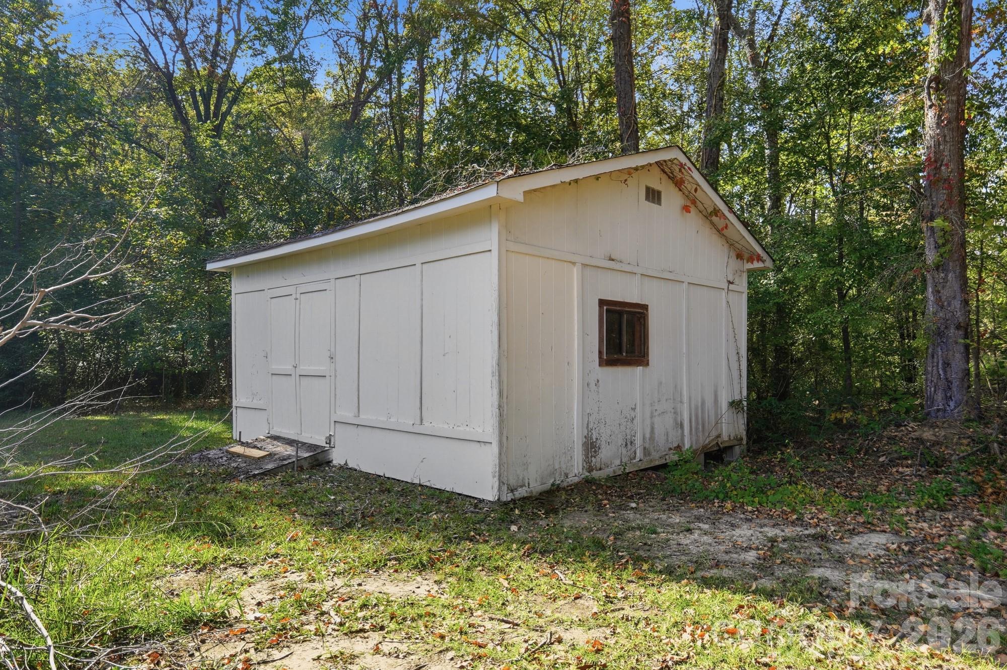 Single Family Residence at 1580 Pinewood Avenue, Lancaster, photo 31 of 33