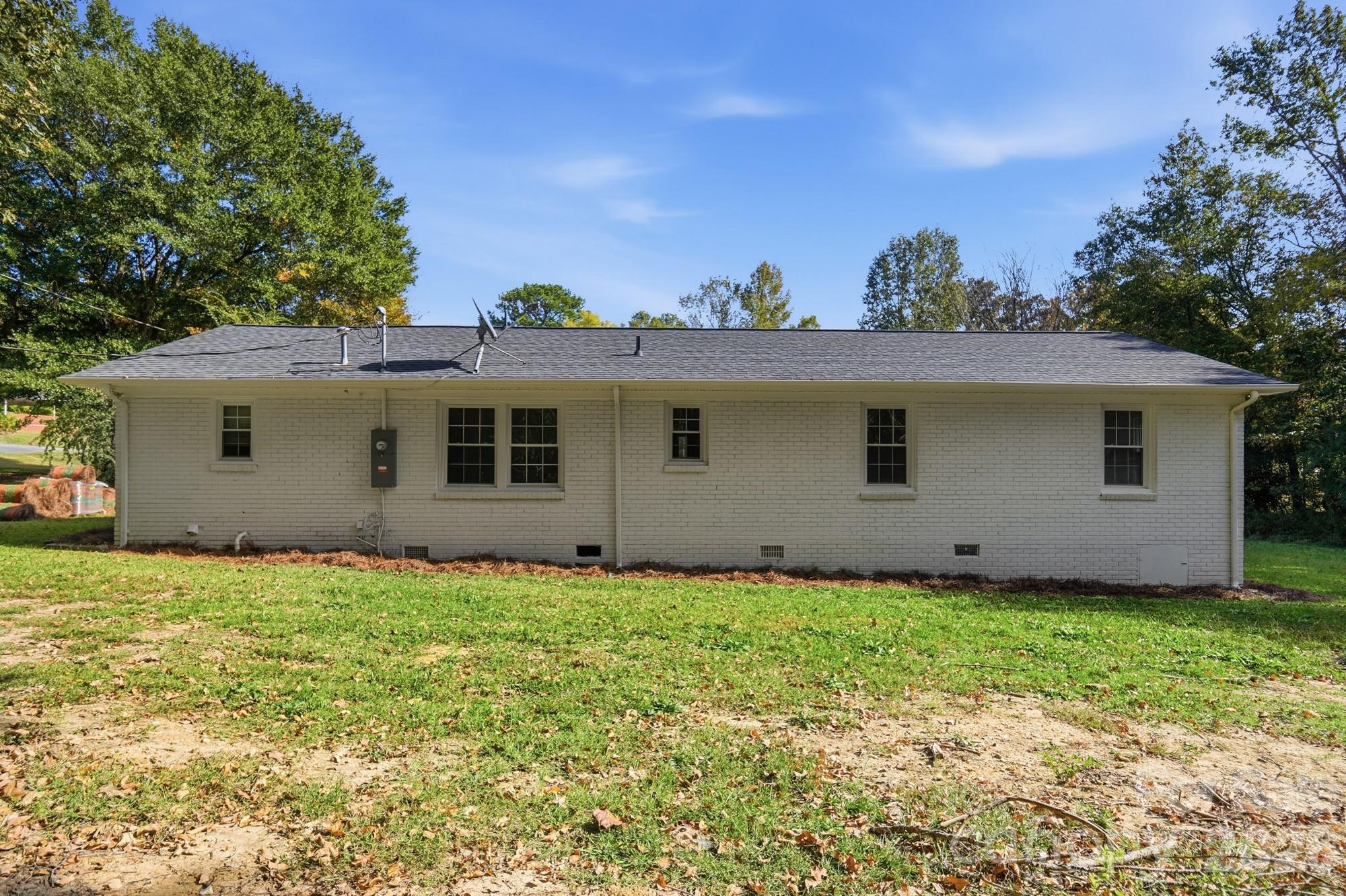 Single Family Residence at 1580 Pinewood Avenue, Lancaster, photo 32 of 33
