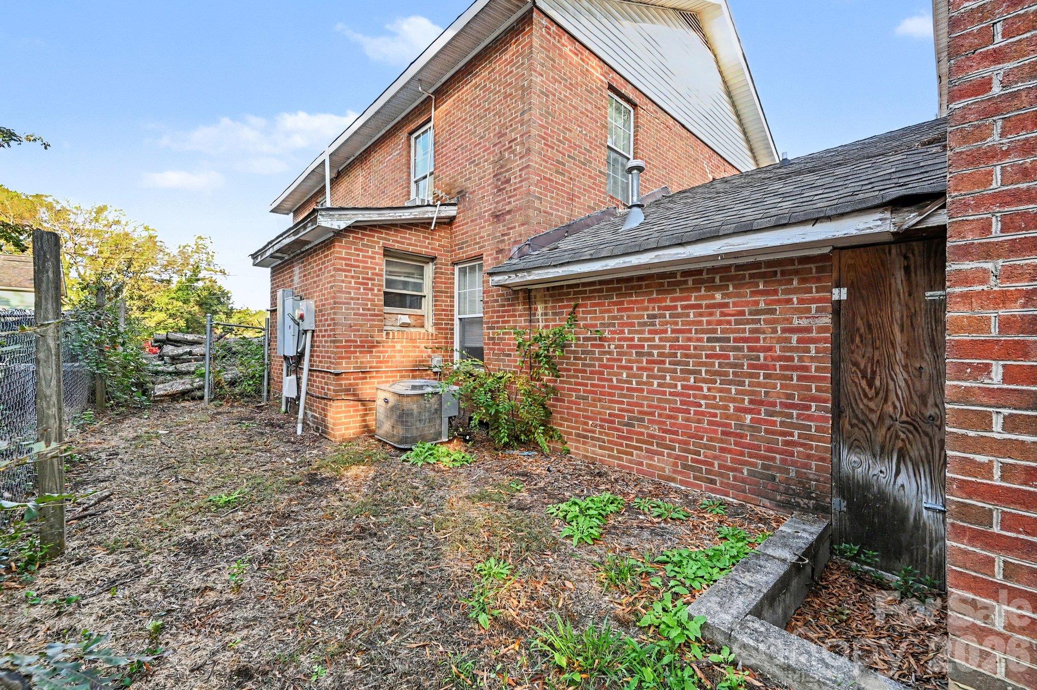 Single Family Residence at 410 John Street, Monroe, photo 21 of 24