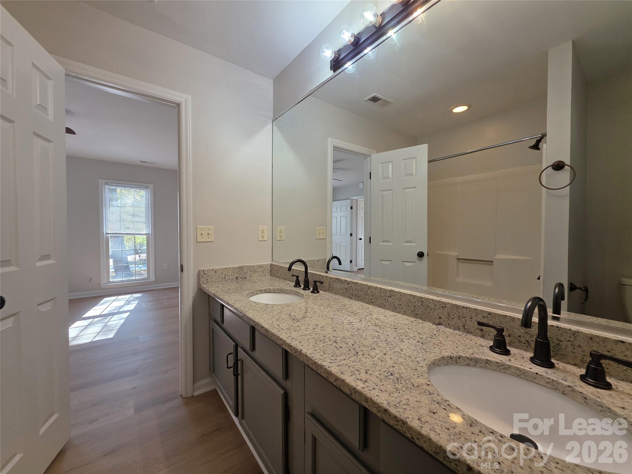 Single Family Residence at 5516 River Falls Drive, Charlotte, photo 12 of 25