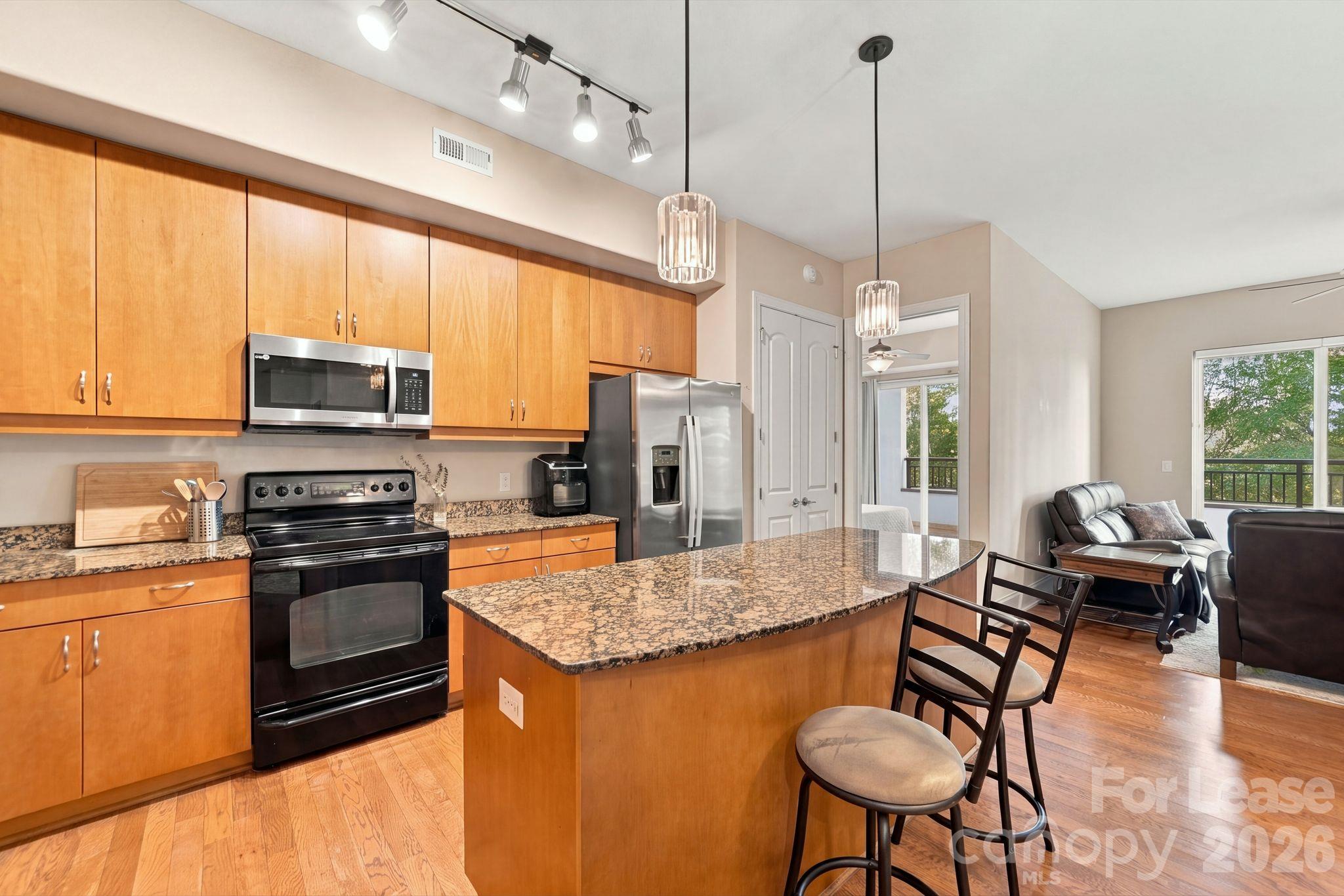 Condominium at 4625 Piedmont Row Drive, Charlotte, photo 6 of 34