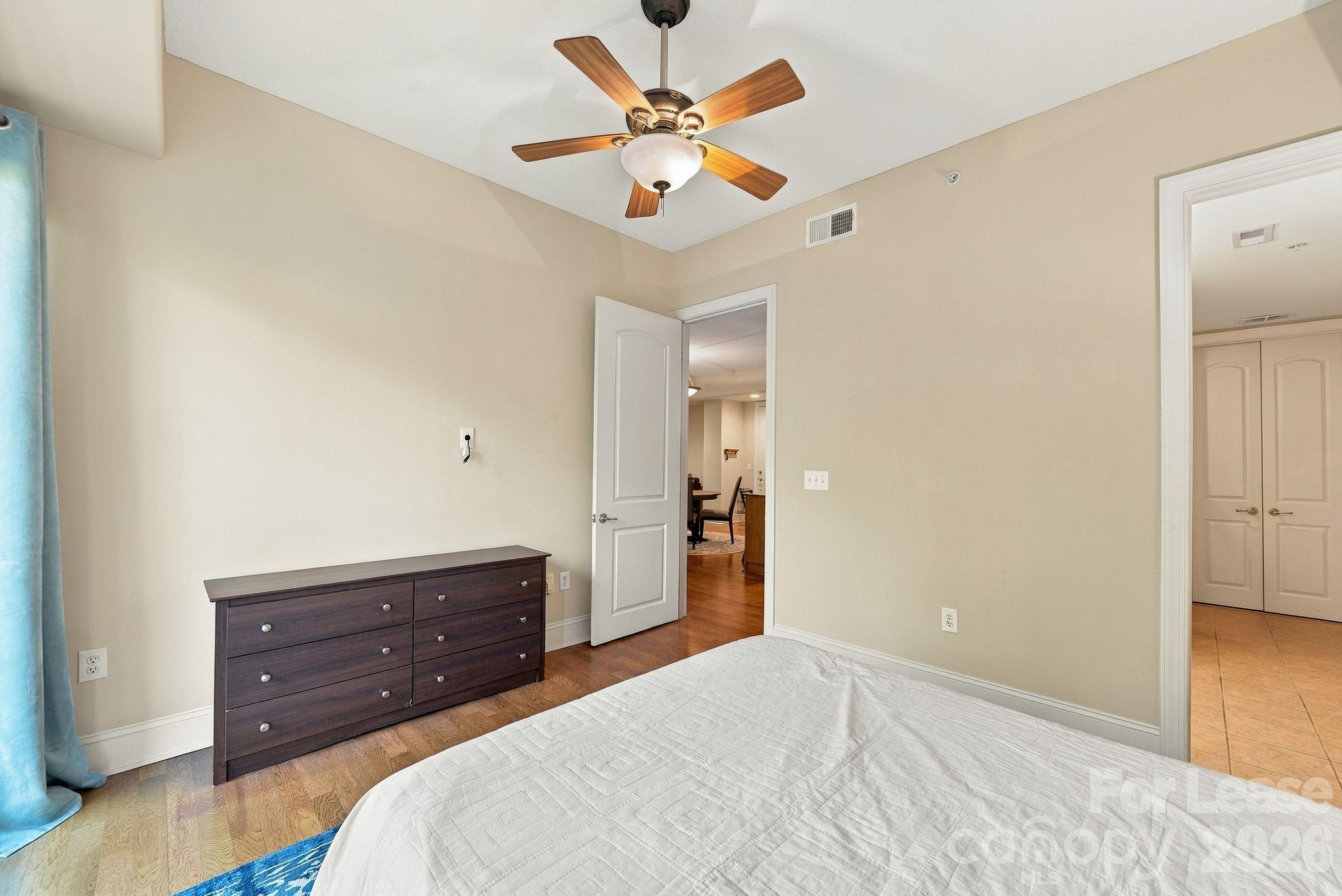 Condominium at 4625 Piedmont Row Drive, Charlotte, photo 19 of 34