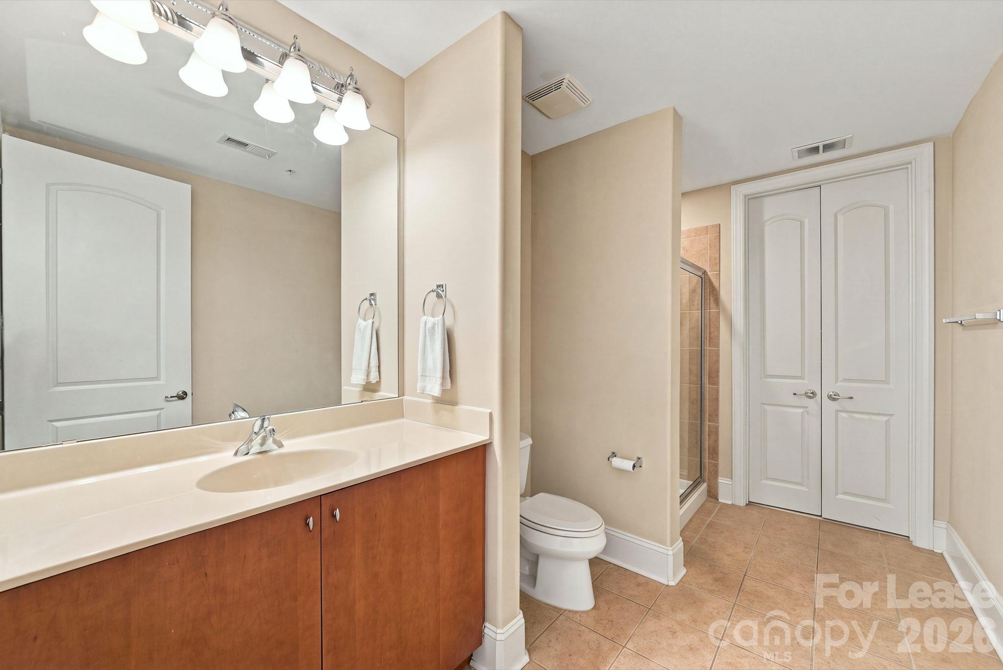 Condominium at 4625 Piedmont Row Drive, Charlotte, photo 20 of 34