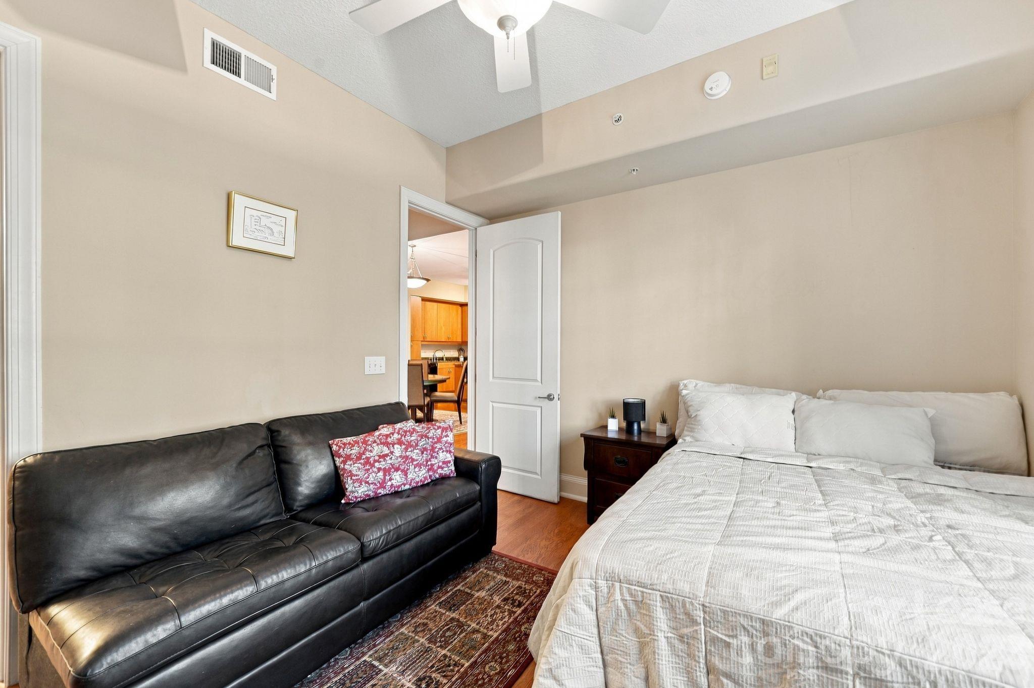 Condominium at 4625 Piedmont Row Drive, Charlotte, photo 25 of 34