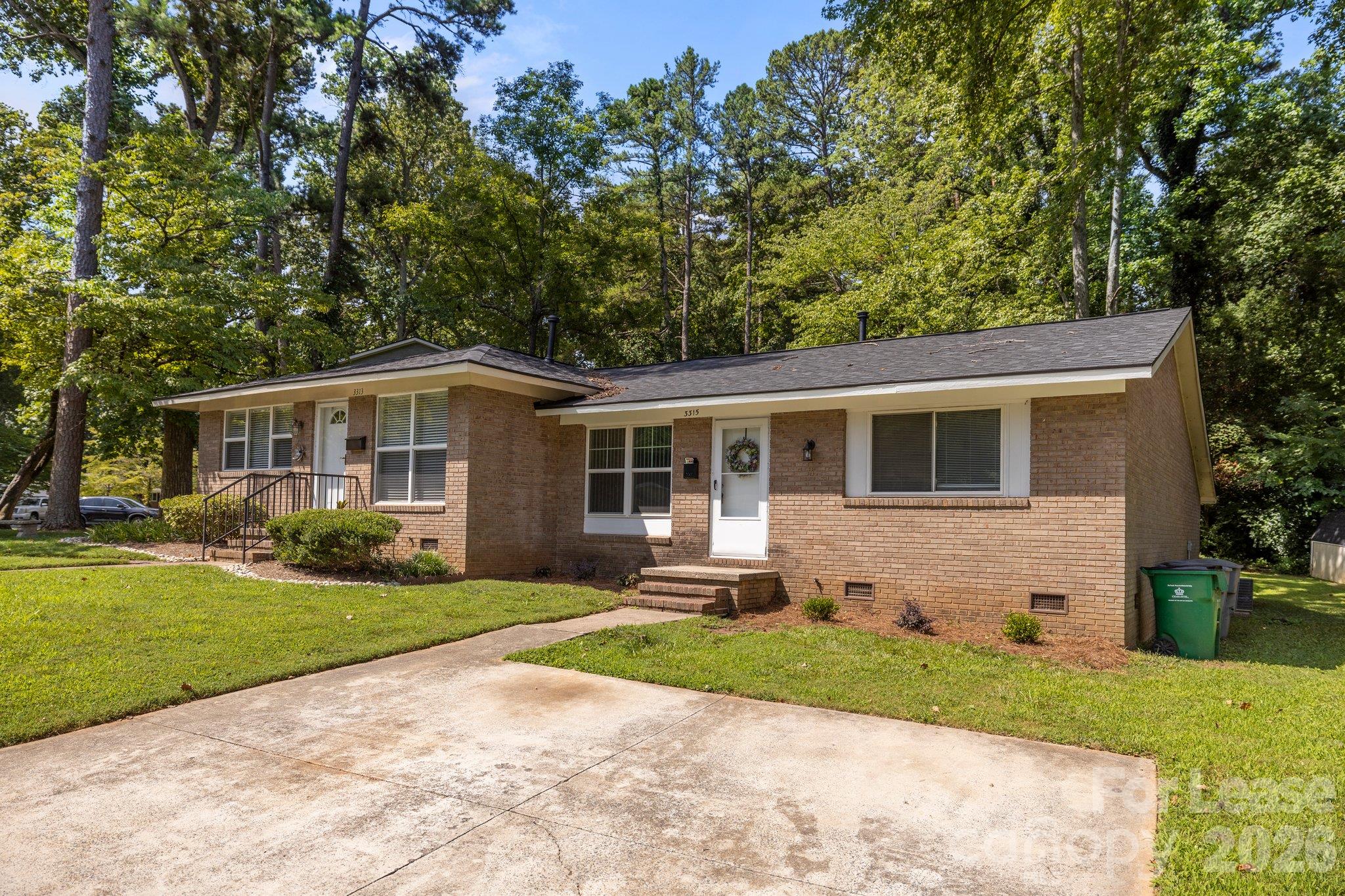 Condominium at 3315 Erskine Drive, Charlotte, photo 4 of 28