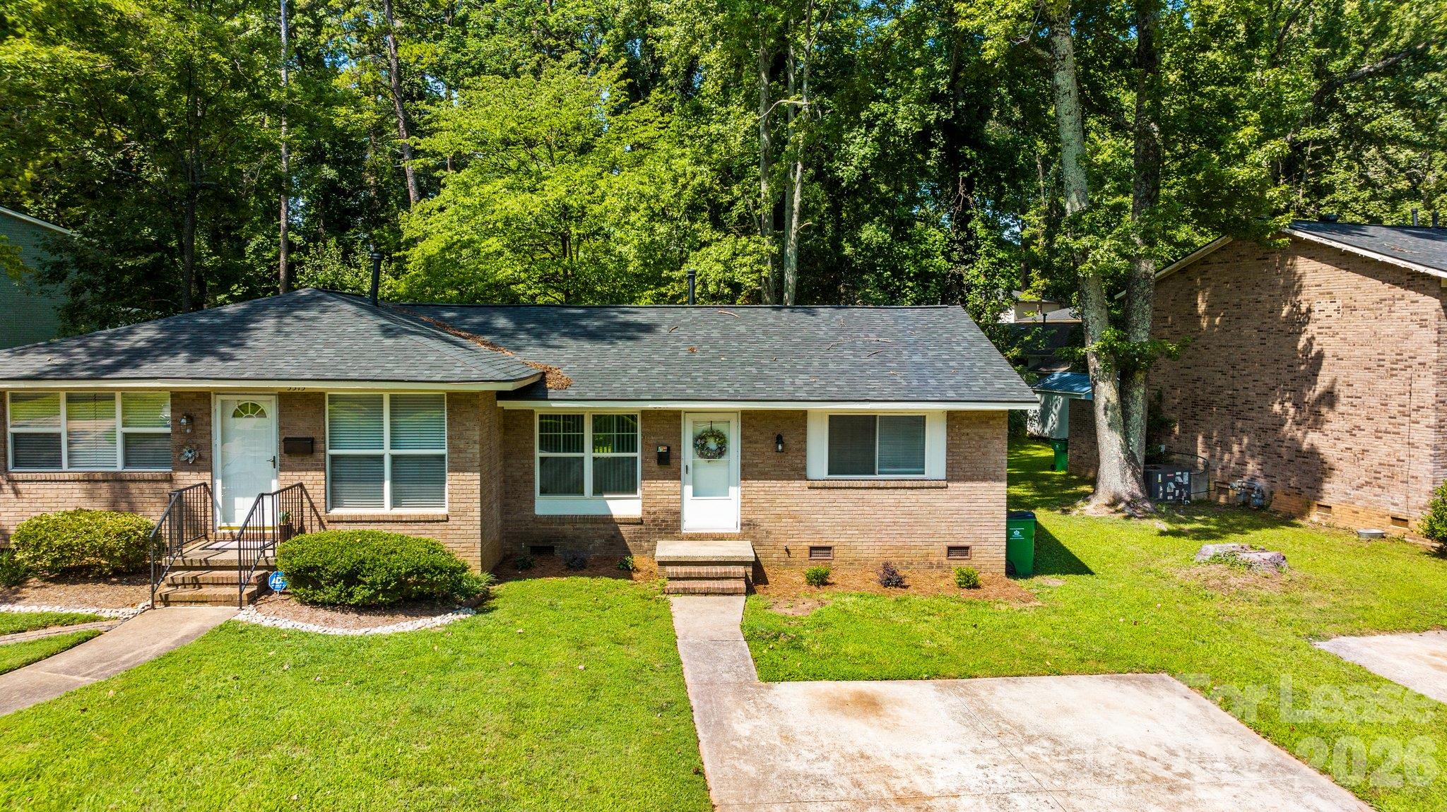 Condominium at 3315 Erskine Drive, Charlotte, photo 5 of 28