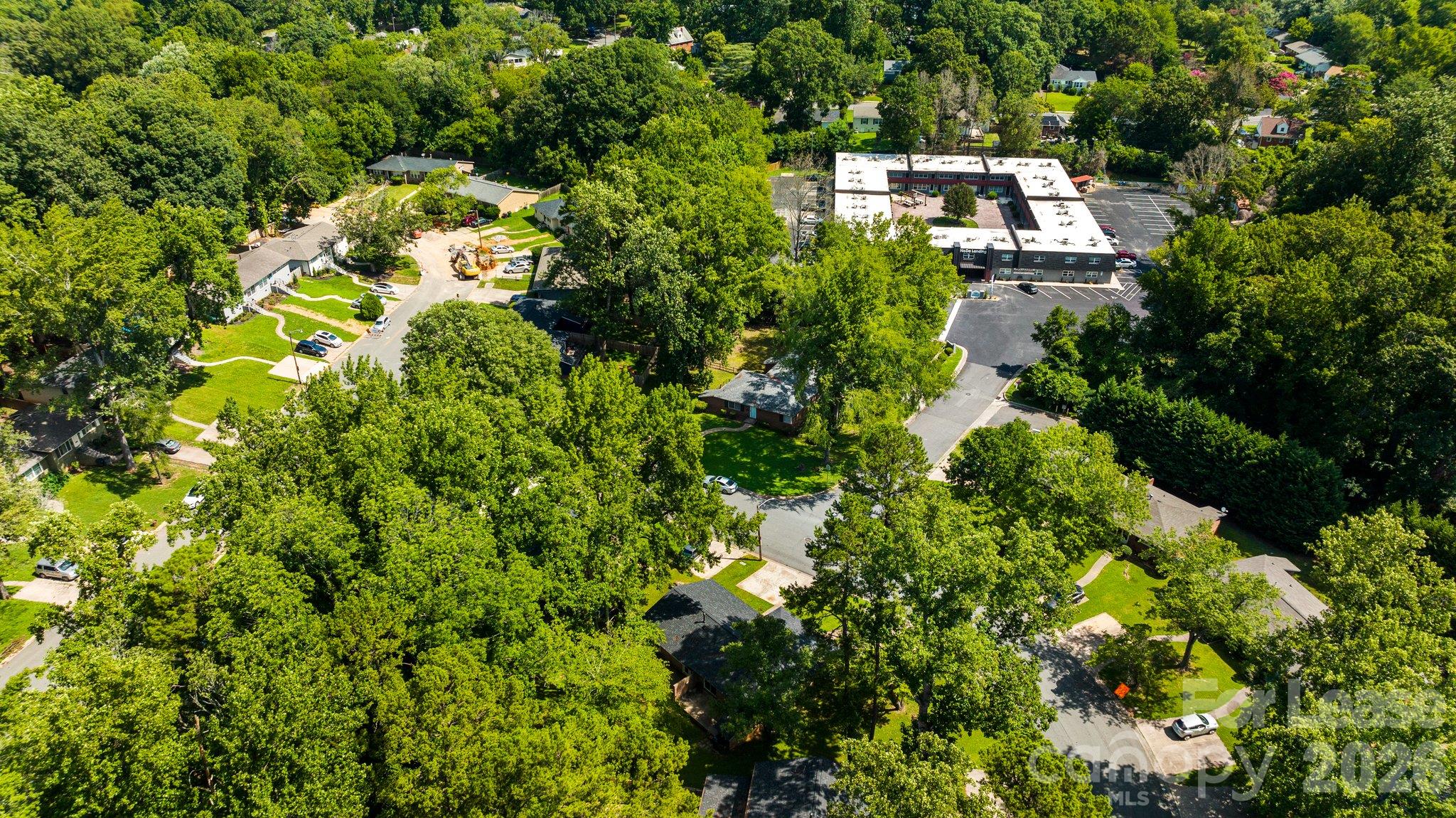 Condominium at 3315 Erskine Drive, Charlotte, photo 11 of 28