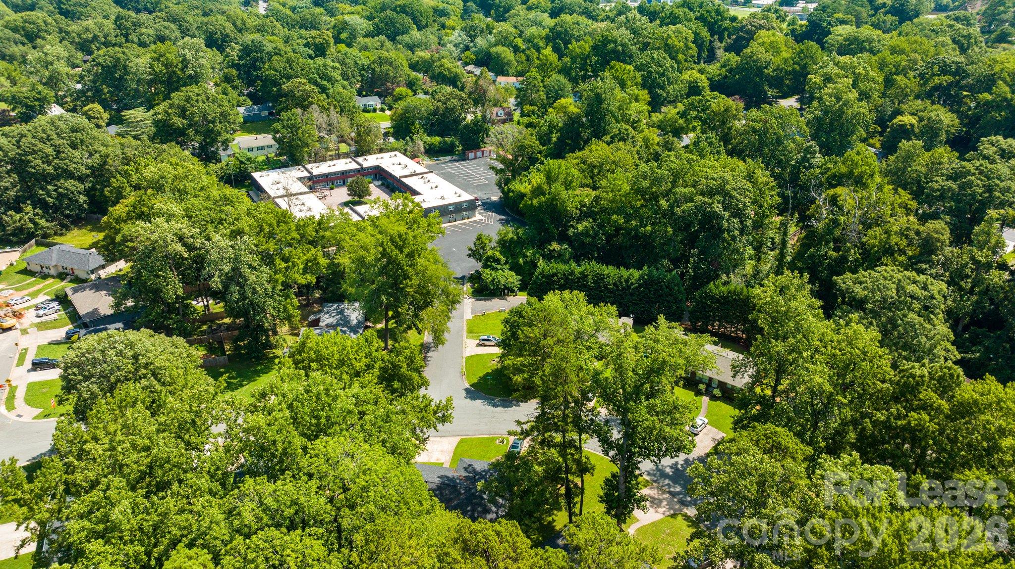 Condominium at 3315 Erskine Drive, Charlotte, photo 12 of 28