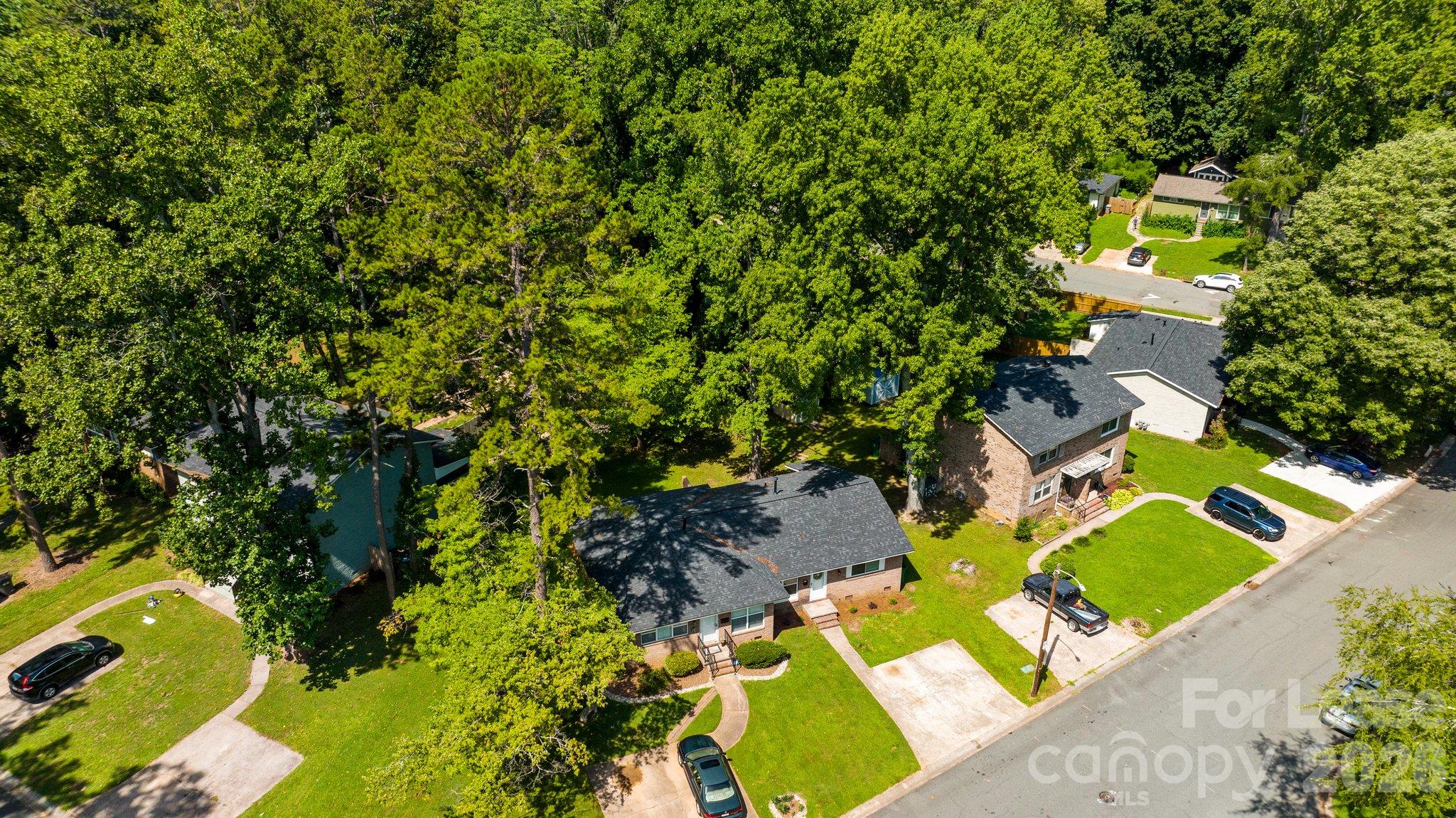 Condominium at 3315 Erskine Drive, Charlotte, photo 15 of 28