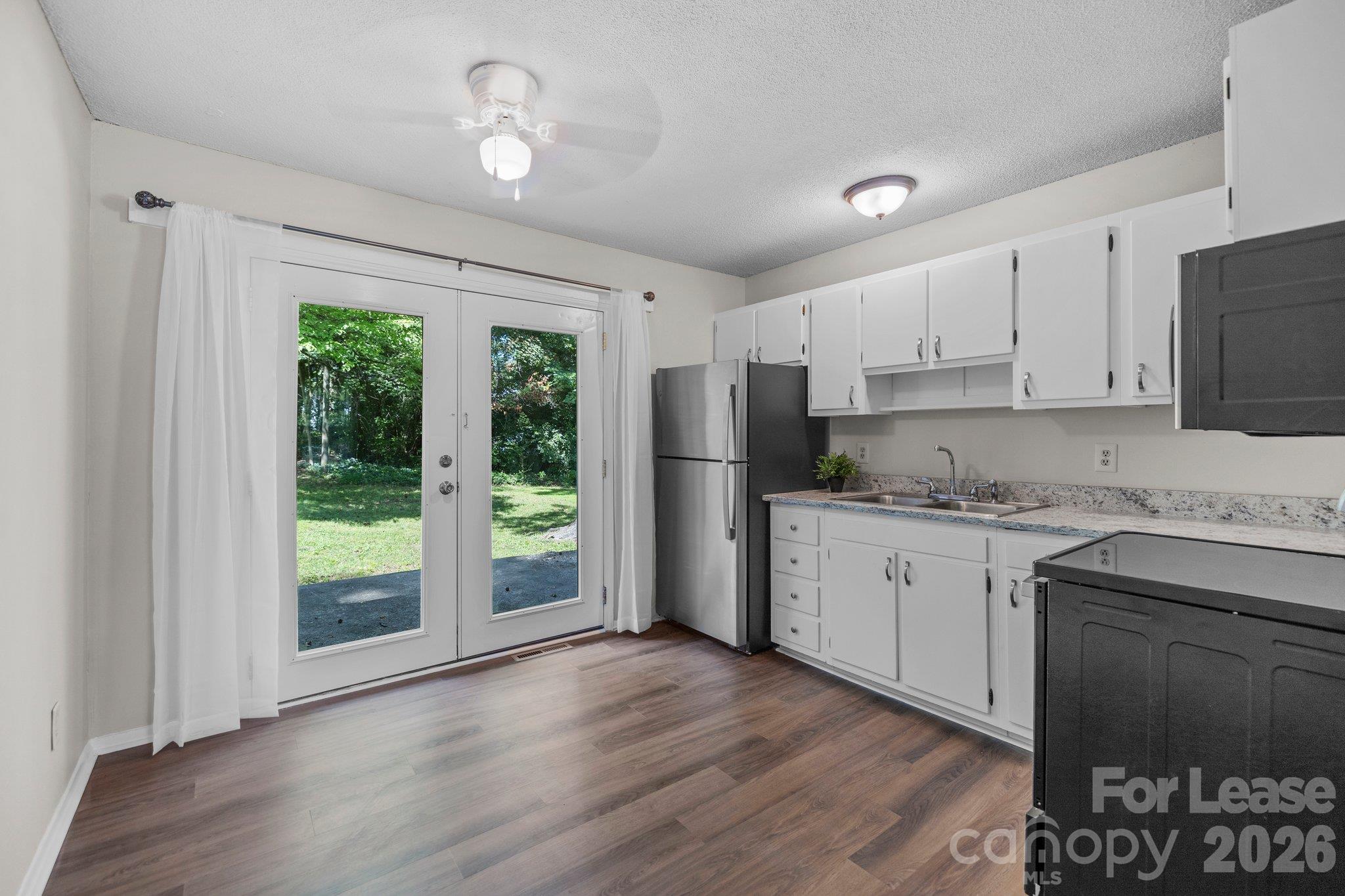 Condominium at 3315 Erskine Drive, Charlotte, photo 16 of 28