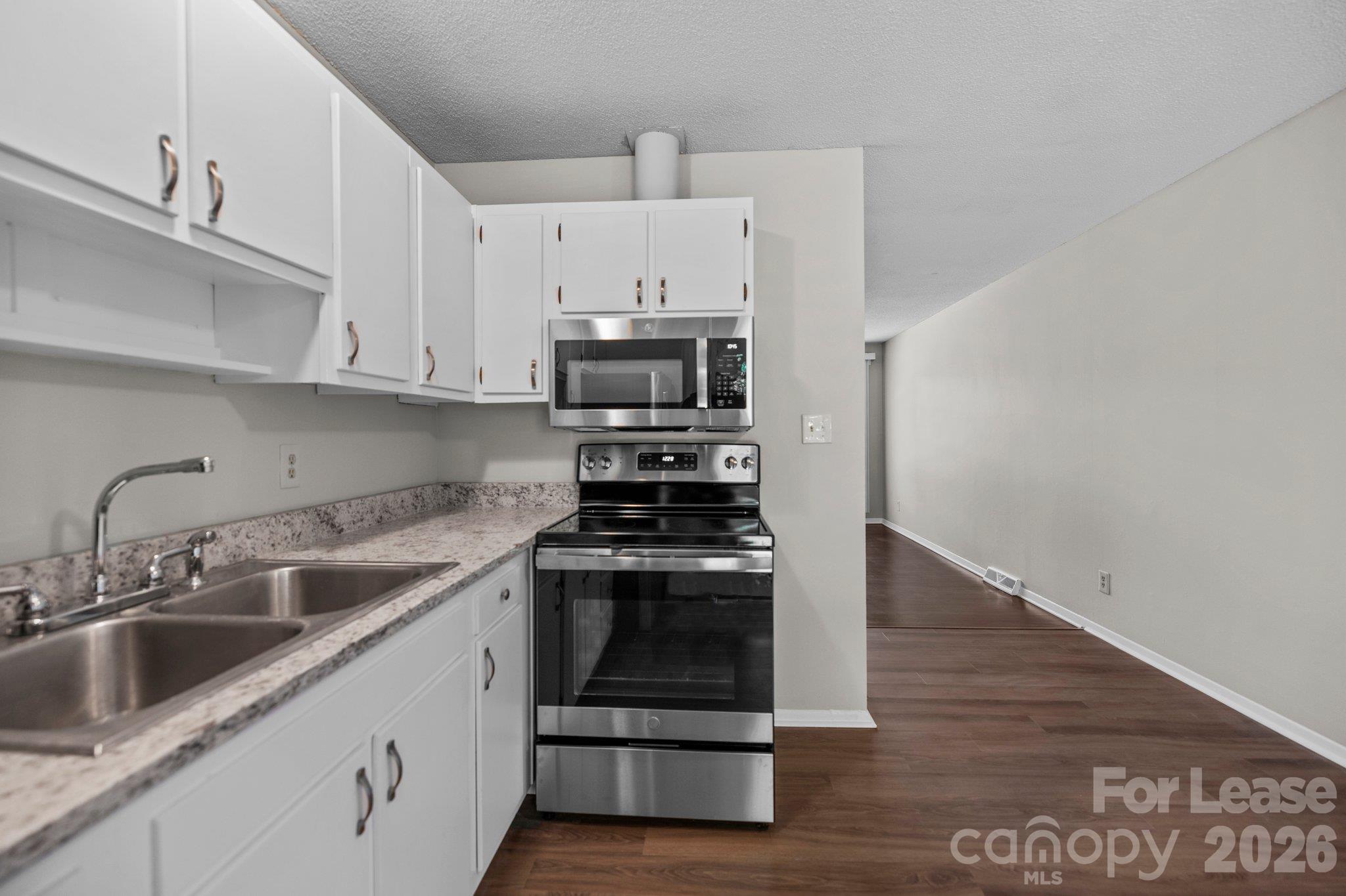 Condominium at 3315 Erskine Drive, Charlotte, photo 19 of 28