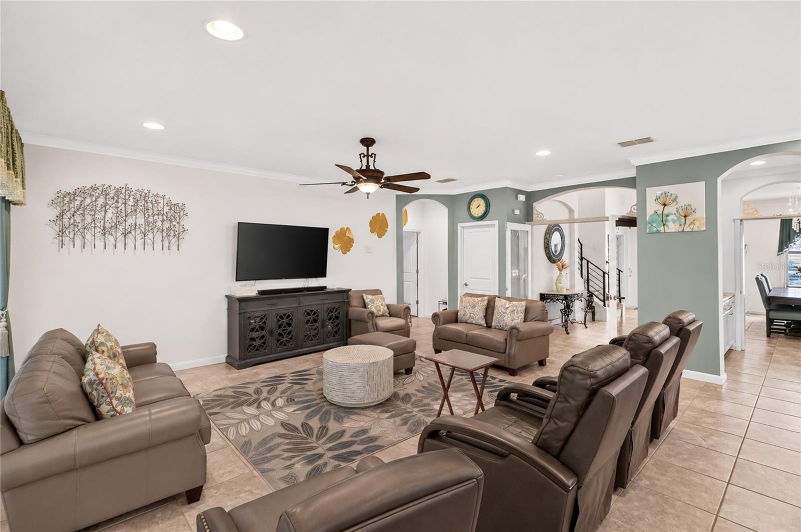 Single Family Residence at 3817 SHORESIDE DR, KISSIMMEE, photo 10 of 57