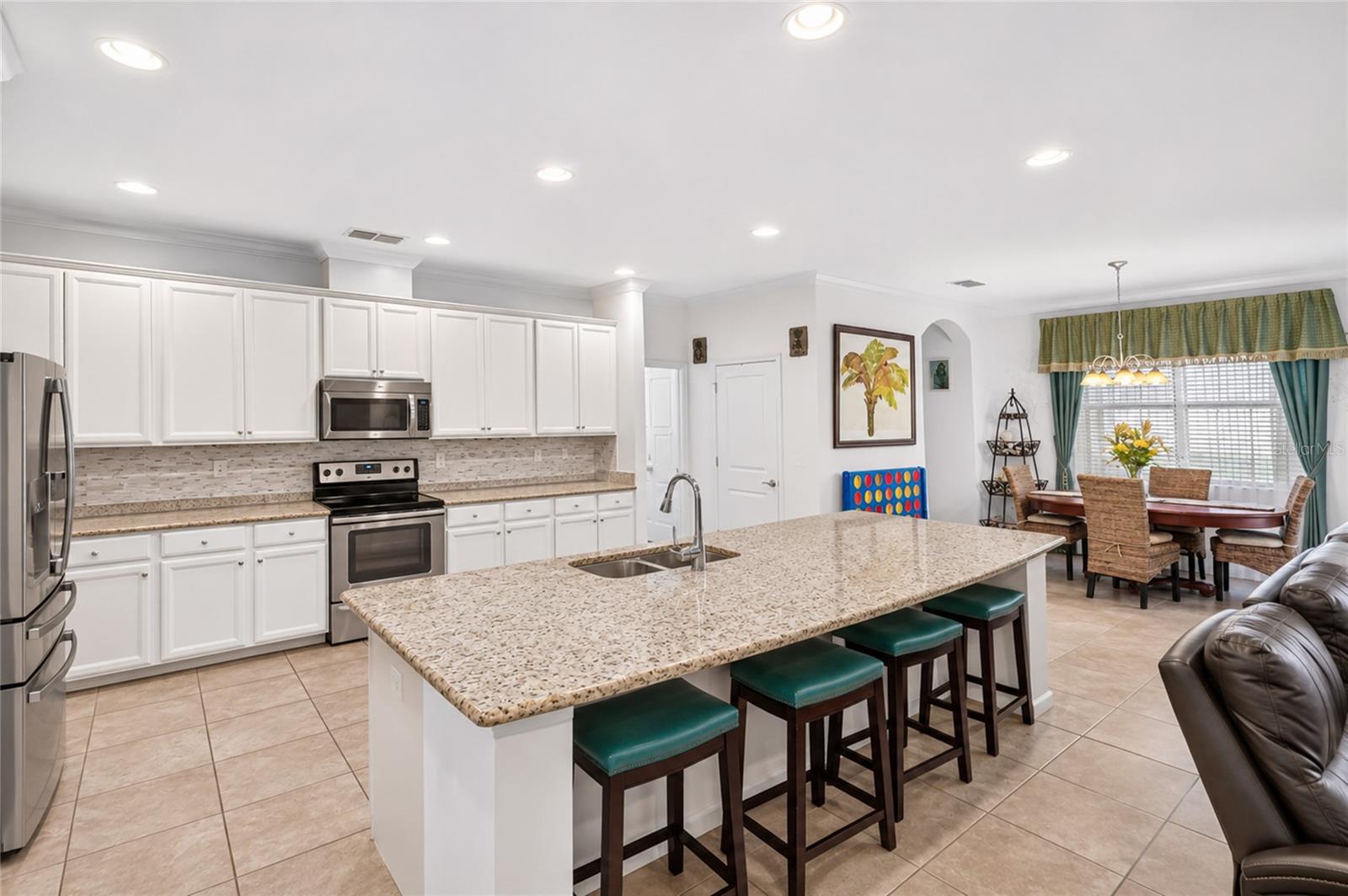 Single Family Residence at 3817 SHORESIDE DR, KISSIMMEE, photo 11 of 57