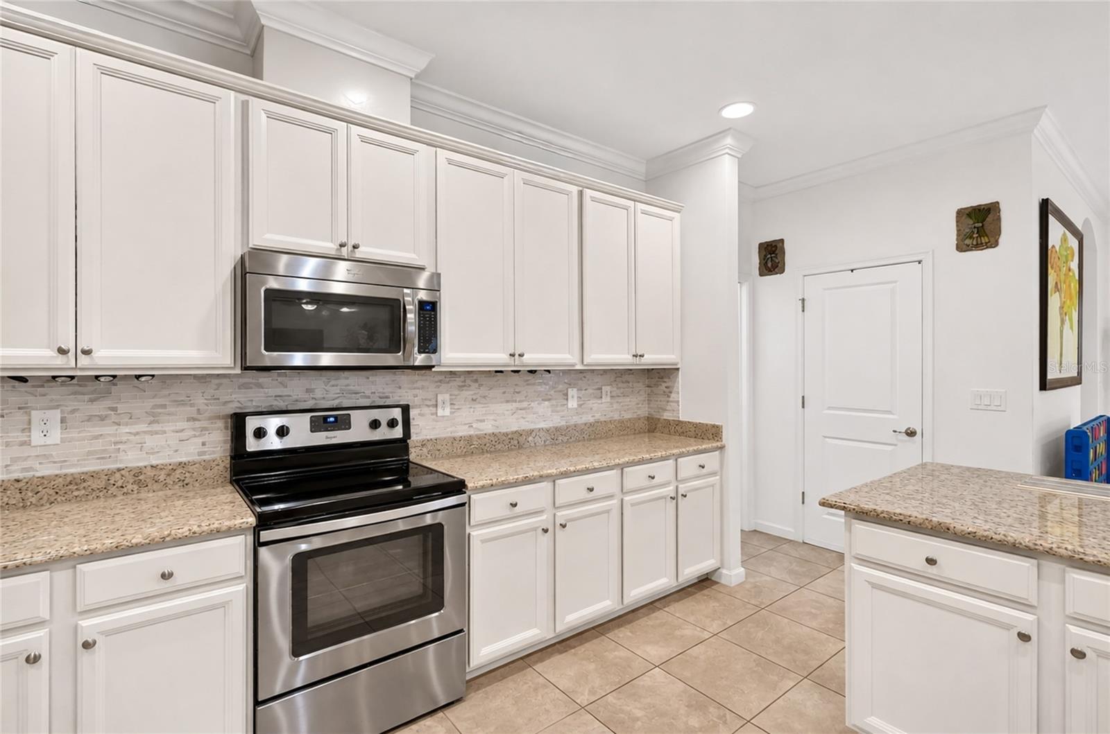 Single Family Residence at 3817 SHORESIDE DR, KISSIMMEE, photo 15 of 57