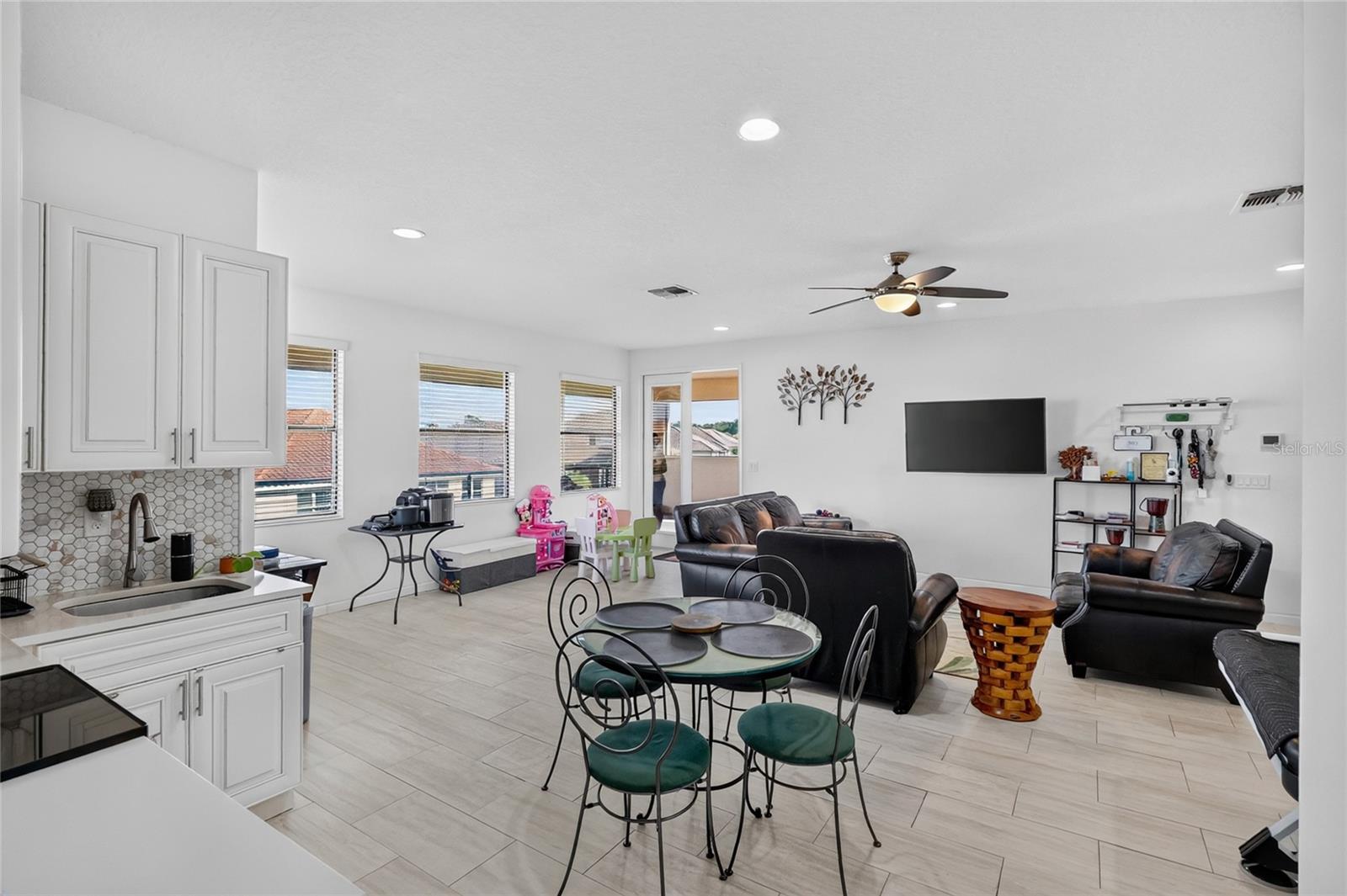 Single Family Residence at 3817 SHORESIDE DR, KISSIMMEE, photo 33 of 57