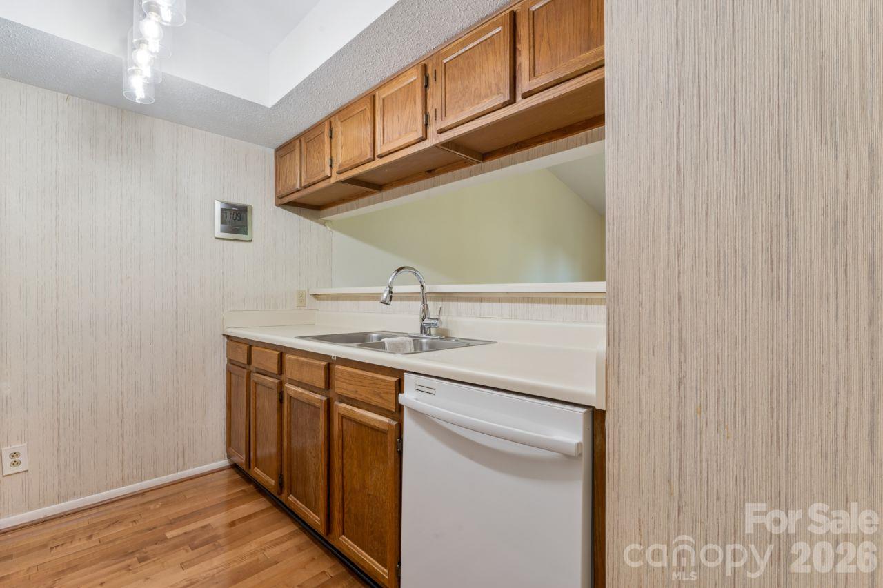 Kitchen - 8015 Cedar Glen Drive, Charlotte