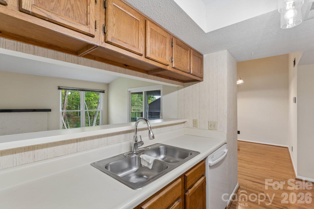 Kitchen - 8015 Cedar Glen Drive, Charlotte