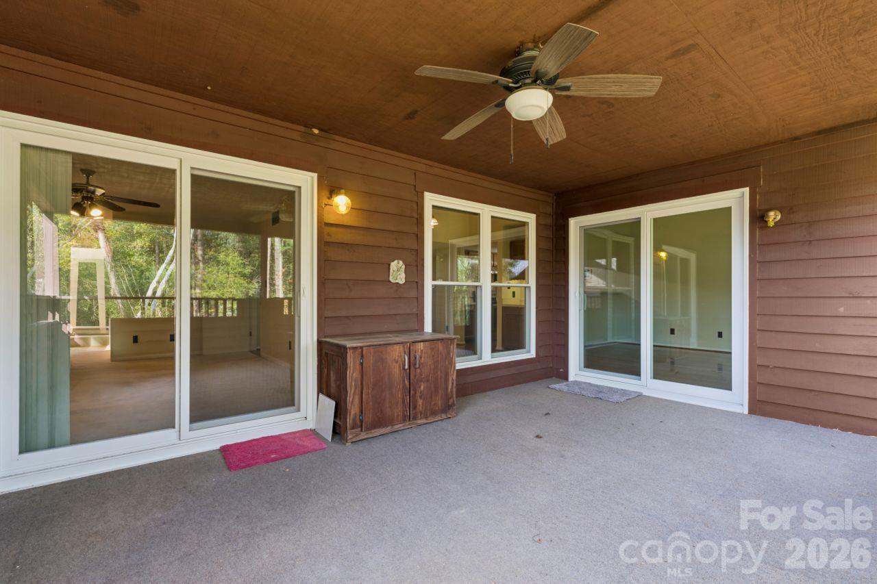 Oversized covered balcony - 8015 Cedar Glen Drive, Charlotte
