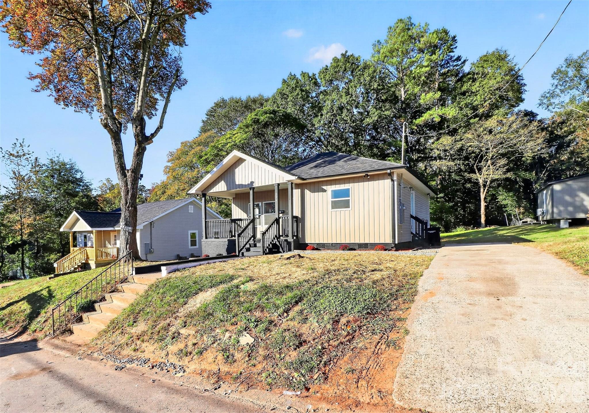 Single Family Residence at 226 River Street, High Shoals, photo 8 of 26