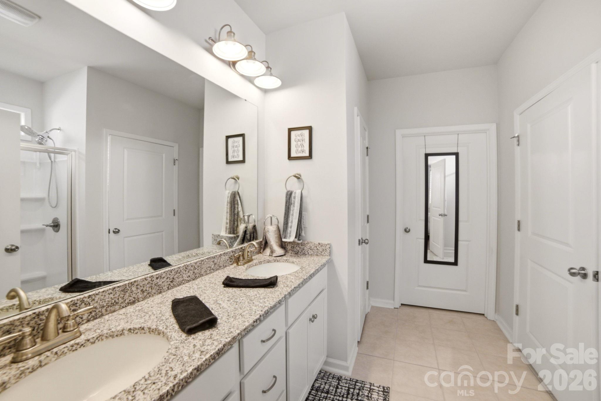 Single Family Residence at 7172 Indigo Way, Denver, photo 16 of 25