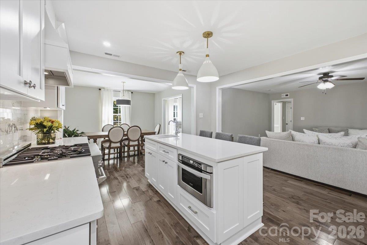 Single Family Residence at 4320 Chadwell Lane, Charlotte, photo 6 of 24