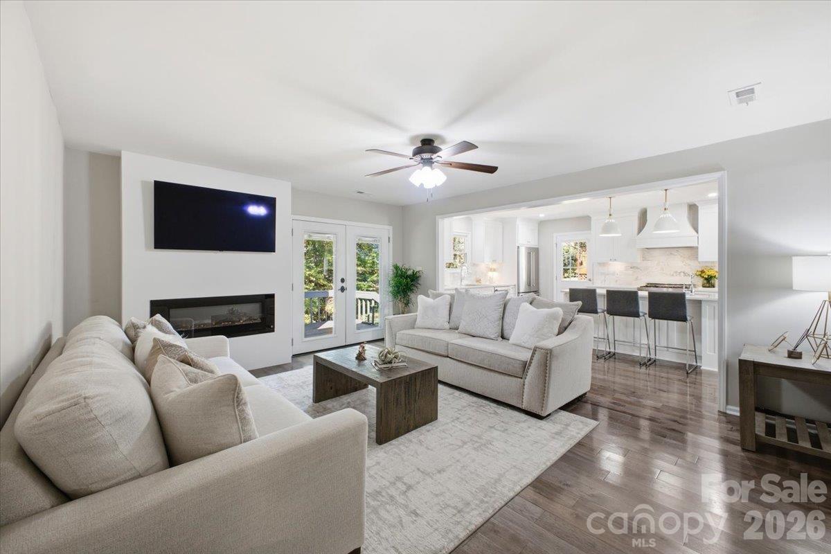 Single Family Residence at 4320 Chadwell Lane, Charlotte, photo 10 of 24