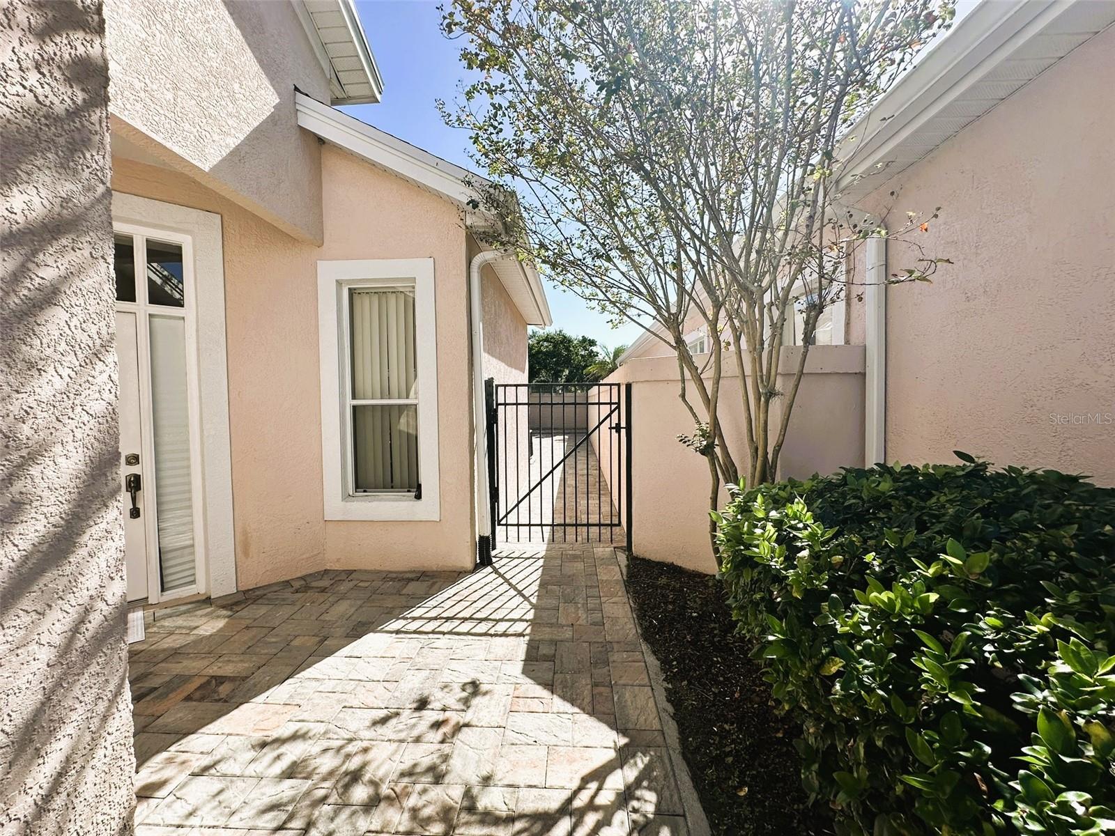 Single Family Residence at 14342 TAMBOURINE DR, ORLANDO, photo 6 of 78