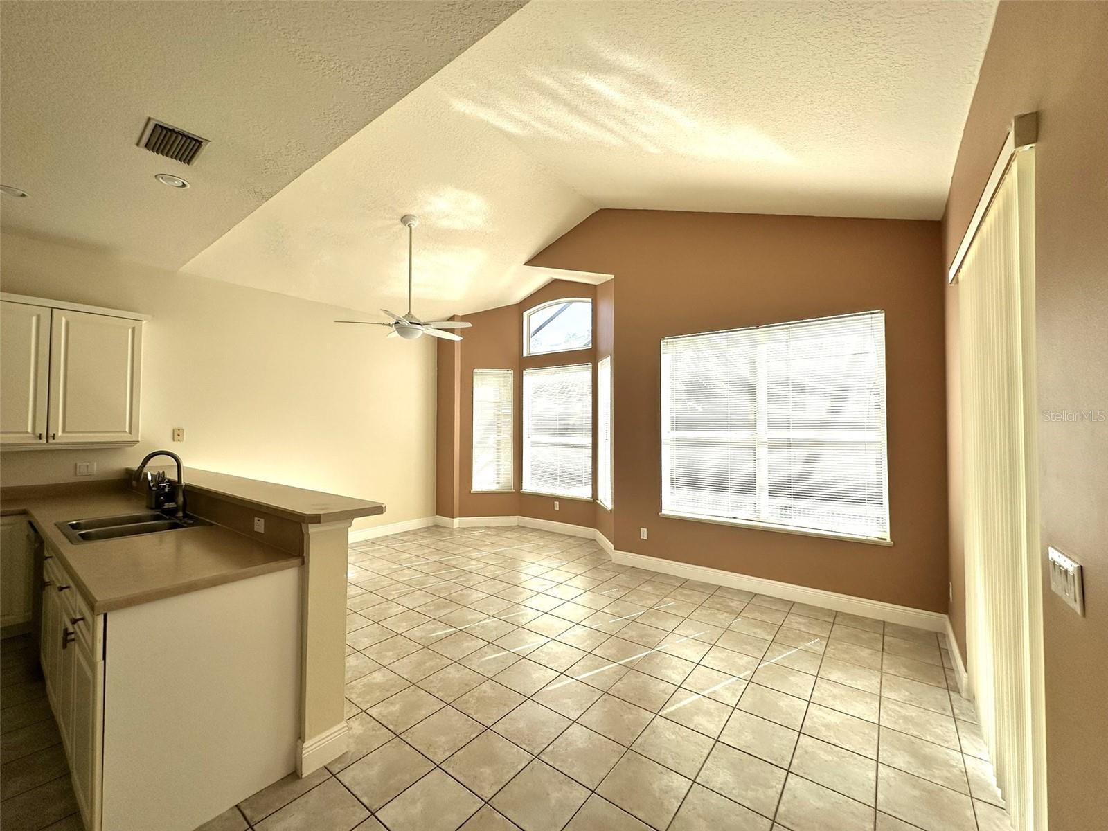 Single Family Residence at 14342 TAMBOURINE DR, ORLANDO, photo 27 of 78