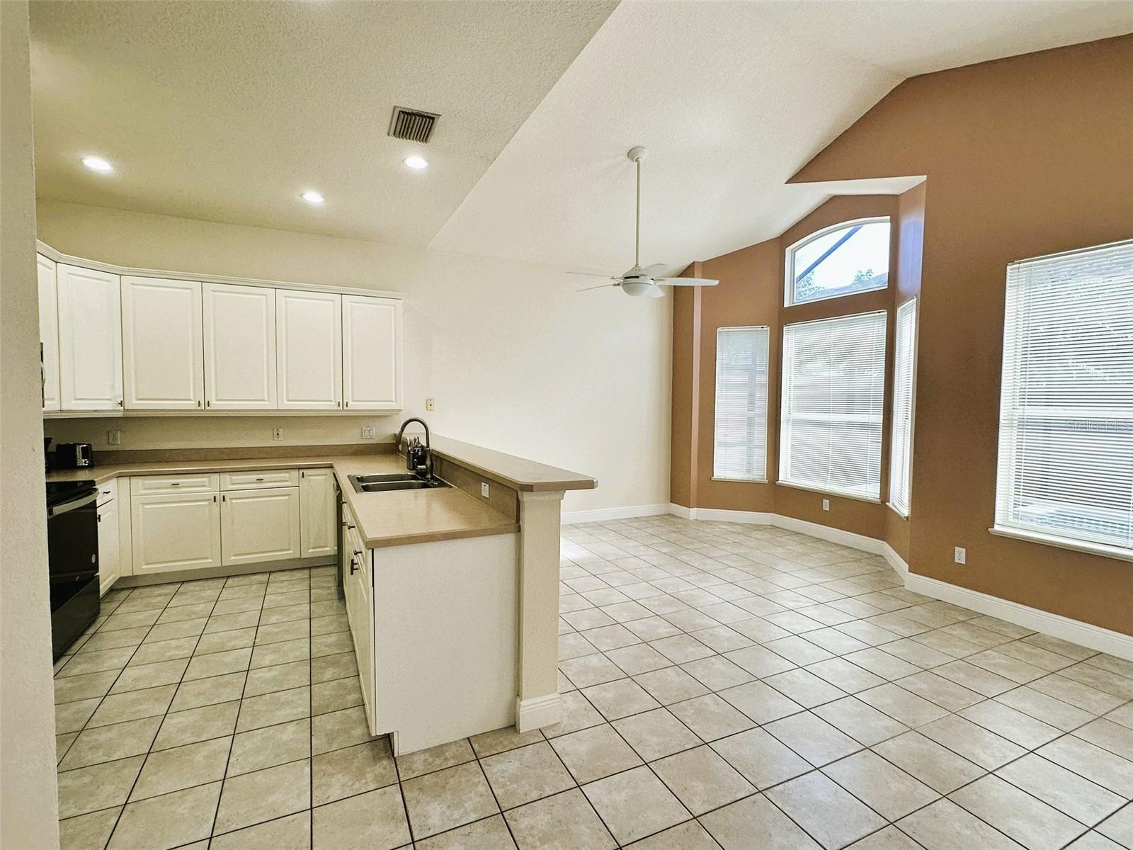 Single Family Residence at 14342 TAMBOURINE DR, ORLANDO, photo 29 of 78