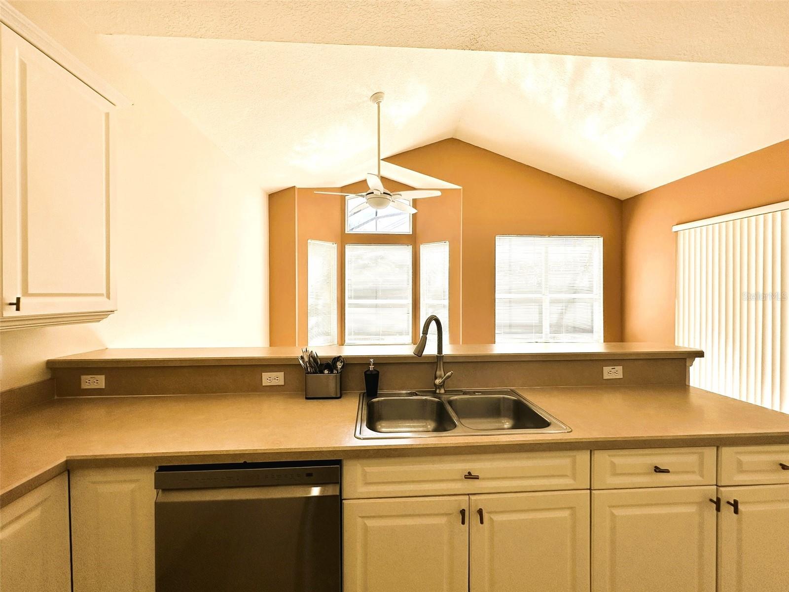 Single Family Residence at 14342 TAMBOURINE DR, ORLANDO, photo 38 of 78