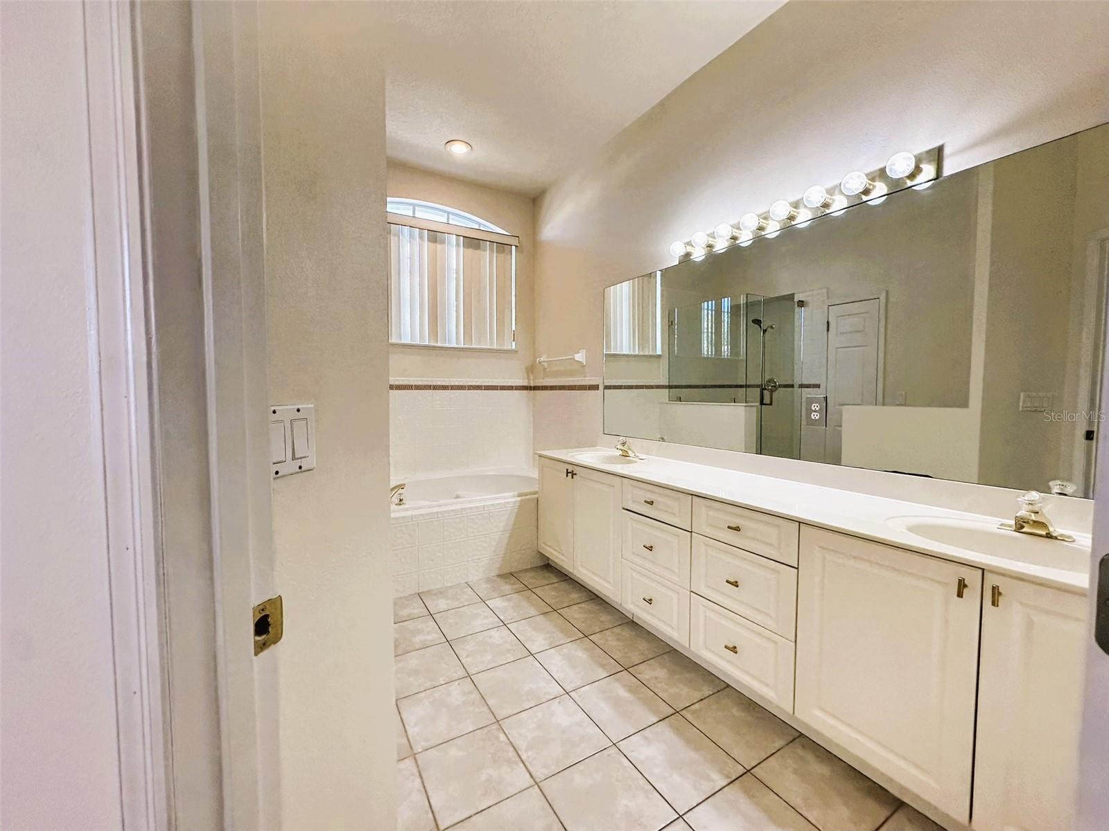 Single Family Residence at 14342 TAMBOURINE DR, ORLANDO, photo 56 of 78