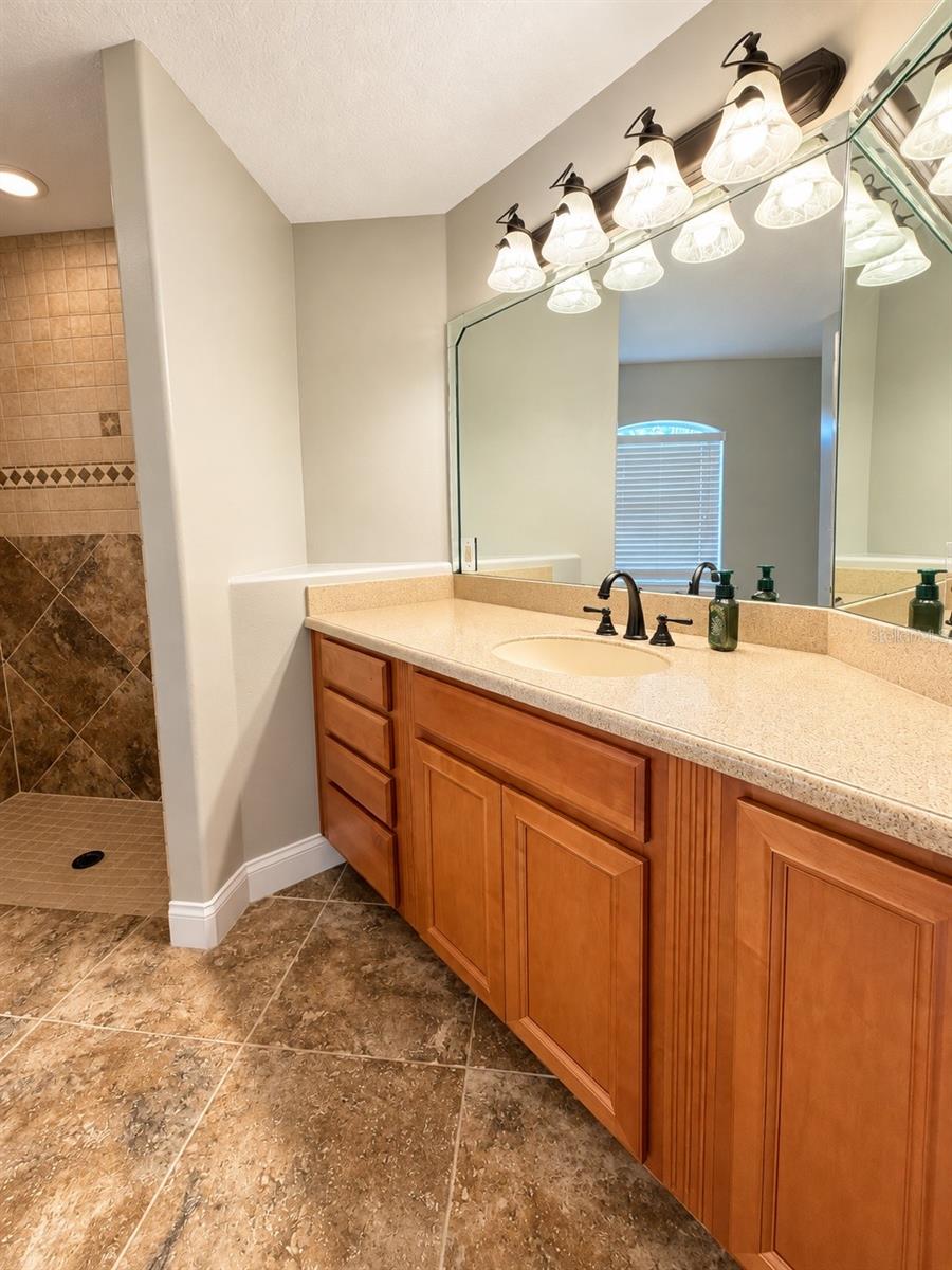 2nd Bath/Shower - 860 HICKORY AVE, ORANGE CITY