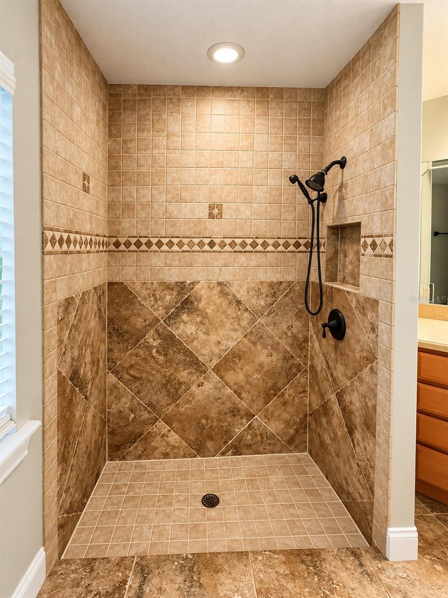 Master bath shower 2 - 860 HICKORY AVE, ORANGE CITY