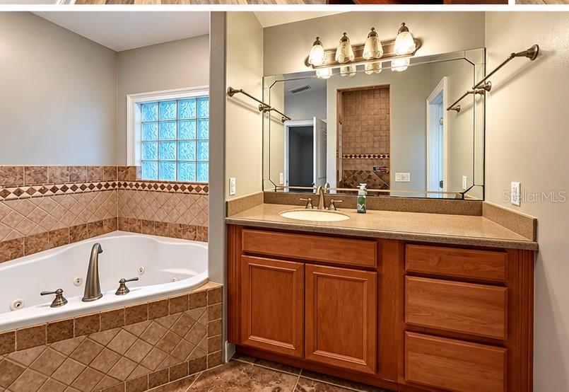 Master Bath - 860 HICKORY AVE, ORANGE CITY