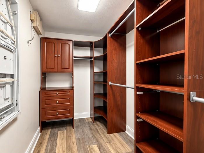 Master Closet - 860 HICKORY AVE, ORANGE CITY