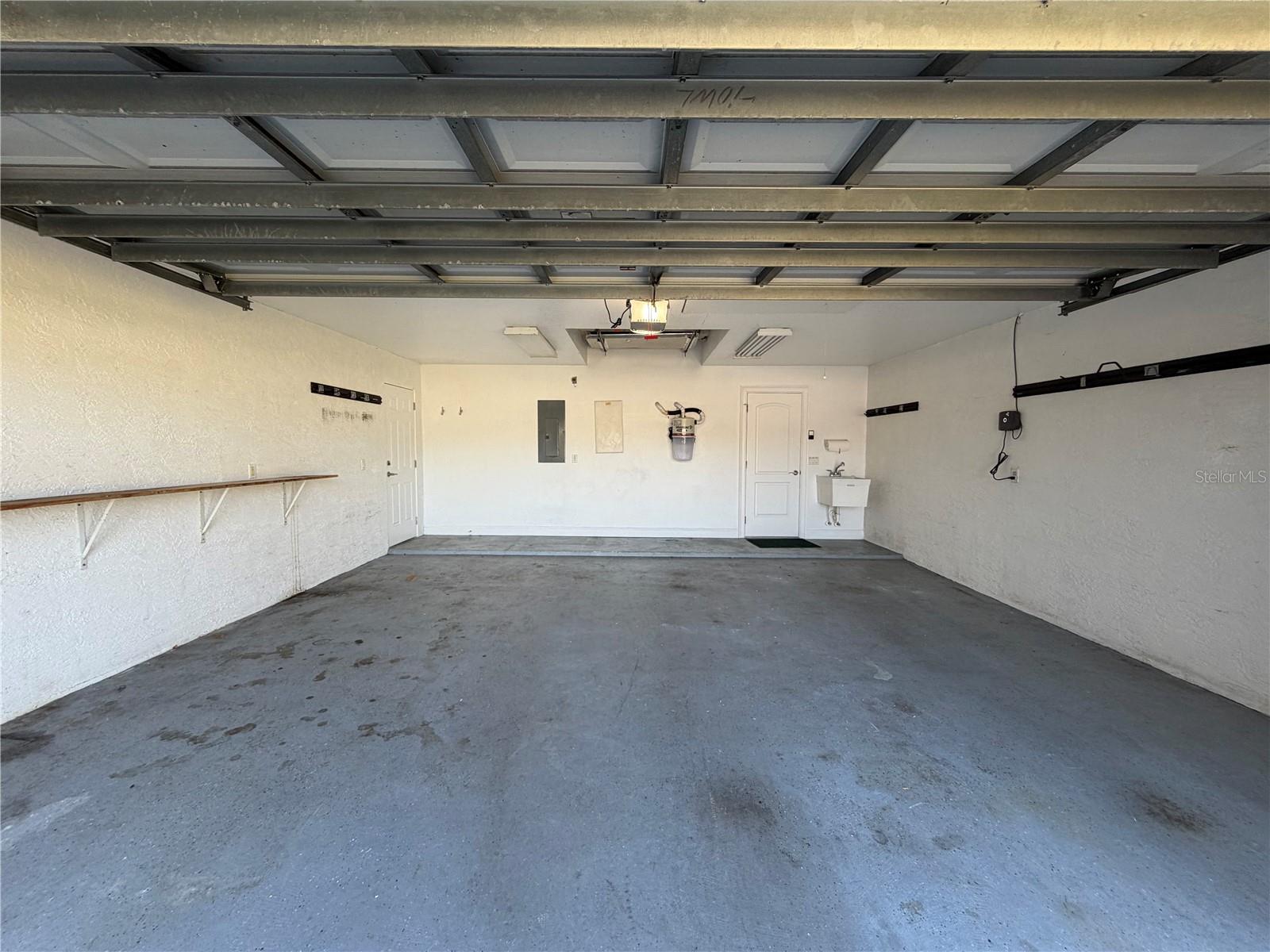 Garage - 860 HICKORY AVE, ORANGE CITY