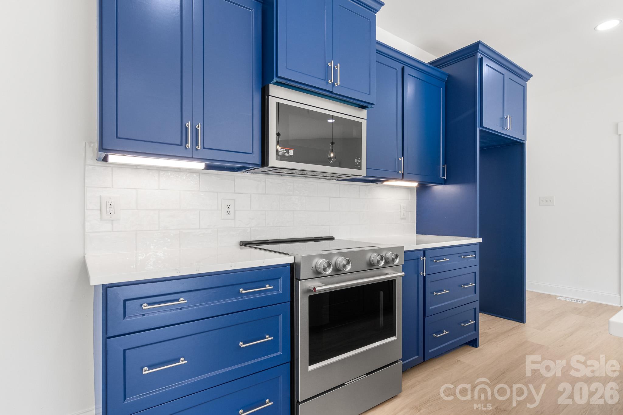 Single Family Residence at 6724 Stoneglen Drive, Denver, photo 17 of 48
