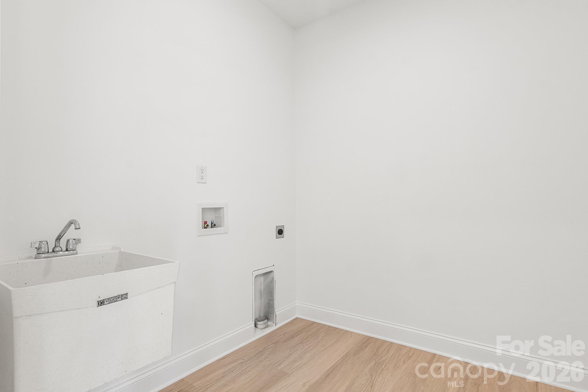 Single Family Residence at 6724 Stoneglen Drive, Denver, photo 21 of 48