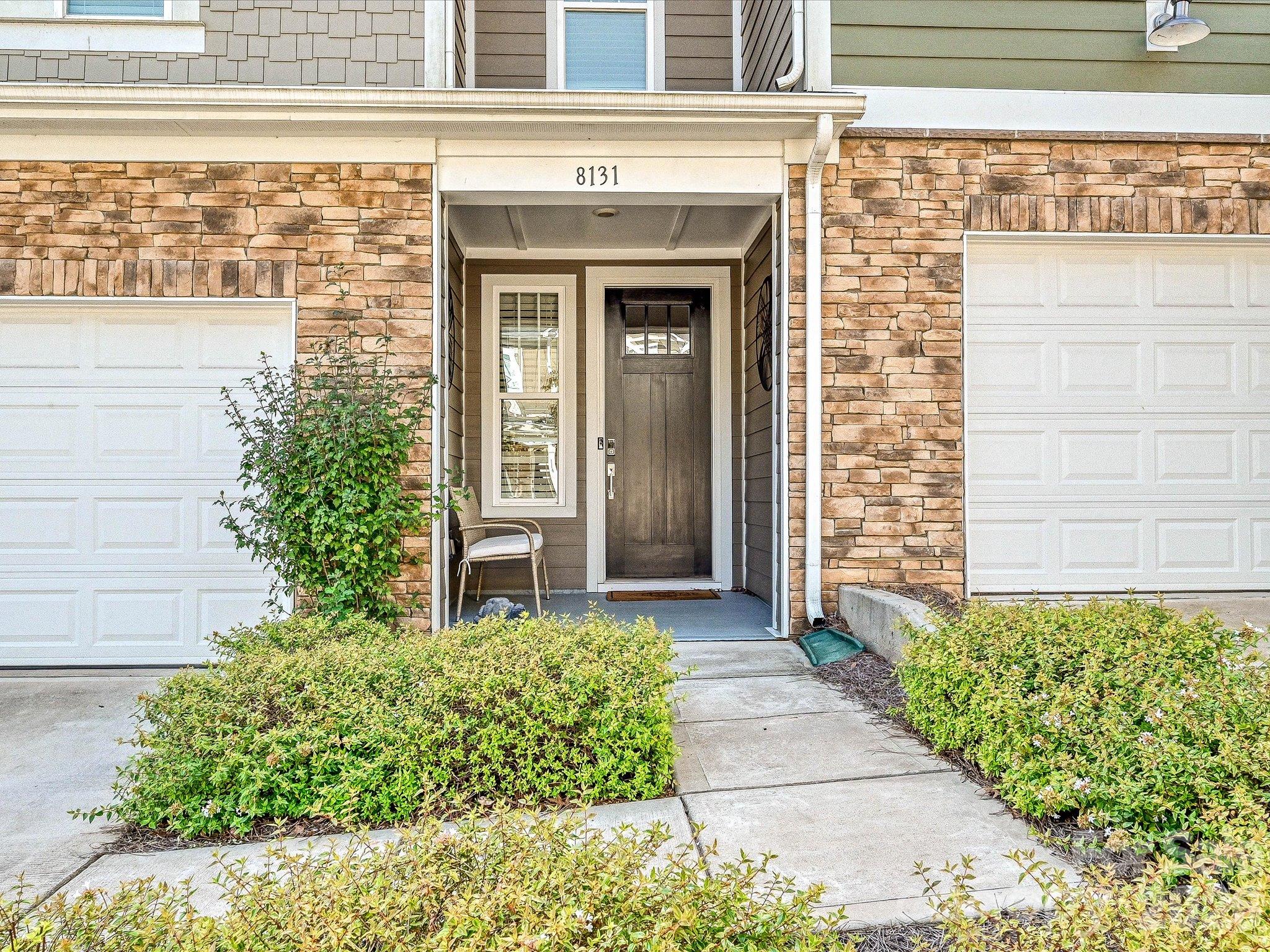 Townhouse at 8131 Merryvale Lane, Charlotte, photo 2 of 35