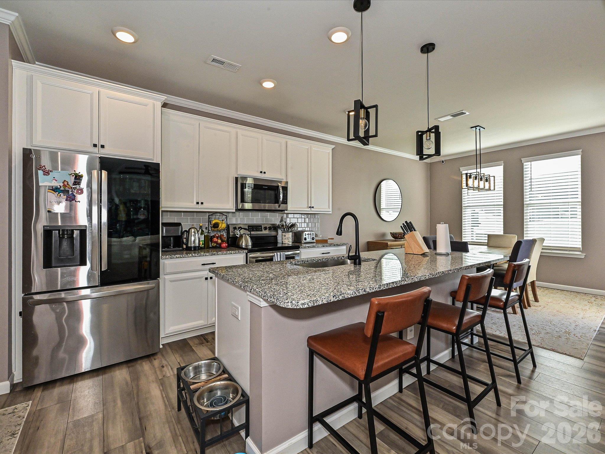 Townhouse at 8131 Merryvale Lane, Charlotte, photo 8 of 35