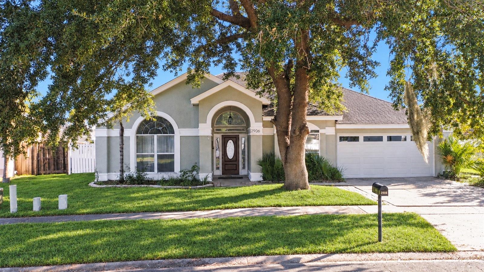 Single Family Residence at 2906 PEMBRIDGE ST, KISSIMMEE, photo 3 of 43