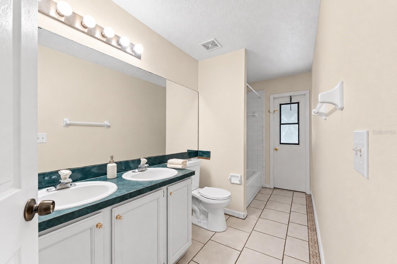 Single Family Residence at 2906 PEMBRIDGE ST, KISSIMMEE, photo 29 of 43