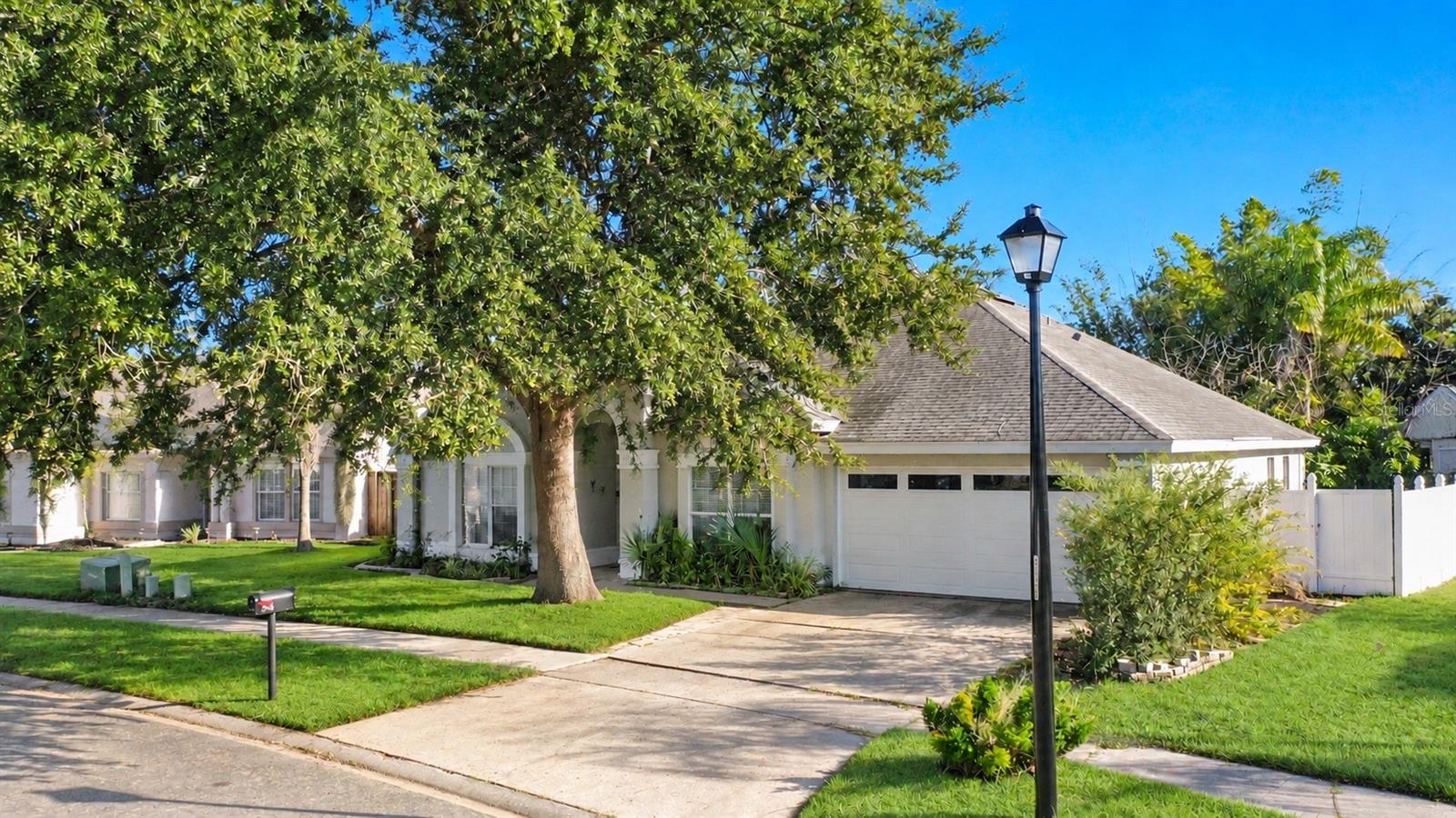 Single Family Residence at 2906 PEMBRIDGE ST, KISSIMMEE, photo 37 of 43
