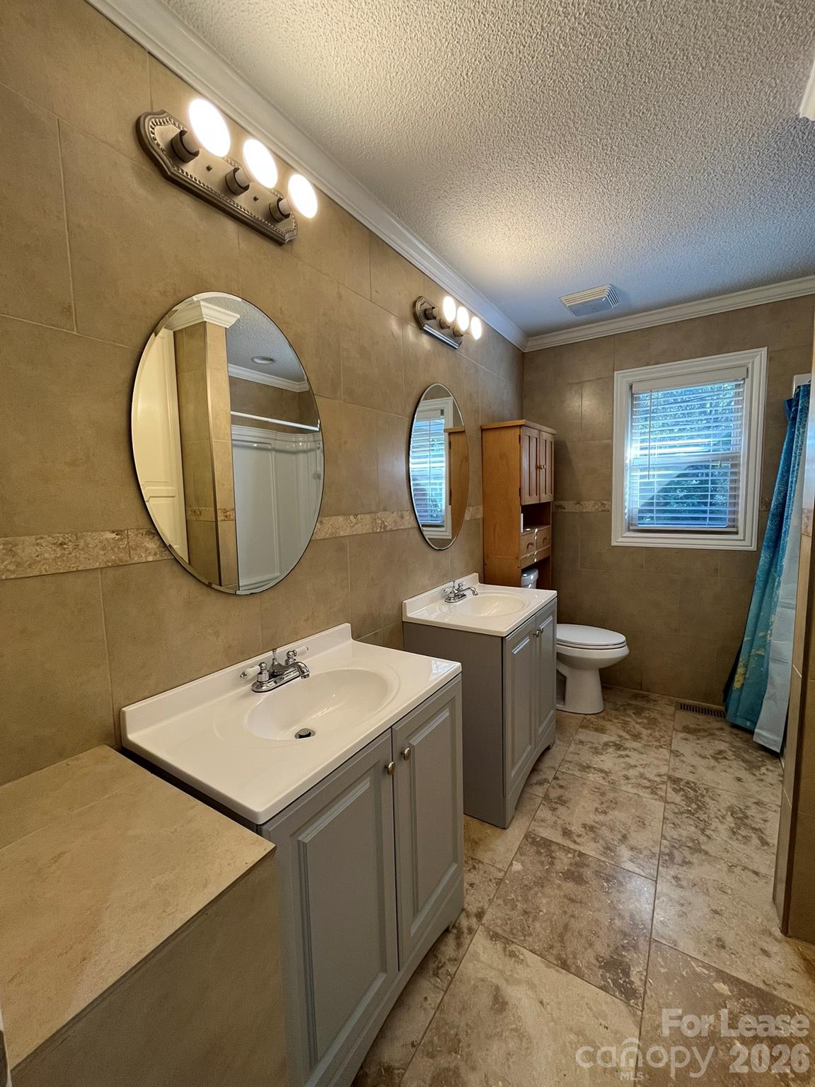 Hall Bath - 3008 Fincher Road, Matthews