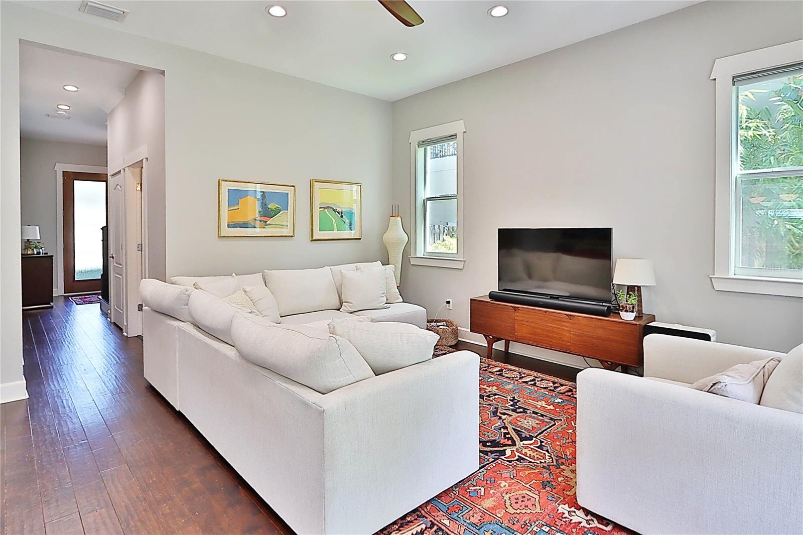 Living area - 3106 W WYOMING AVE, TAMPA