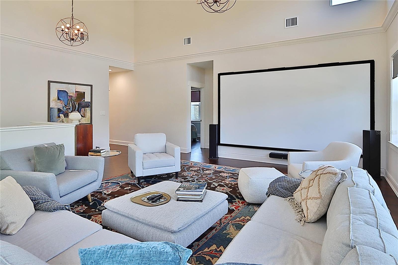 150 inch movie screen theater and entertainment - 3106 W WYOMING AVE, TAMPA