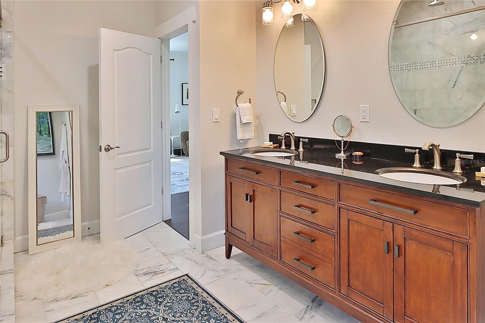 soaking tub primary bath - 3106 W WYOMING AVE, TAMPA