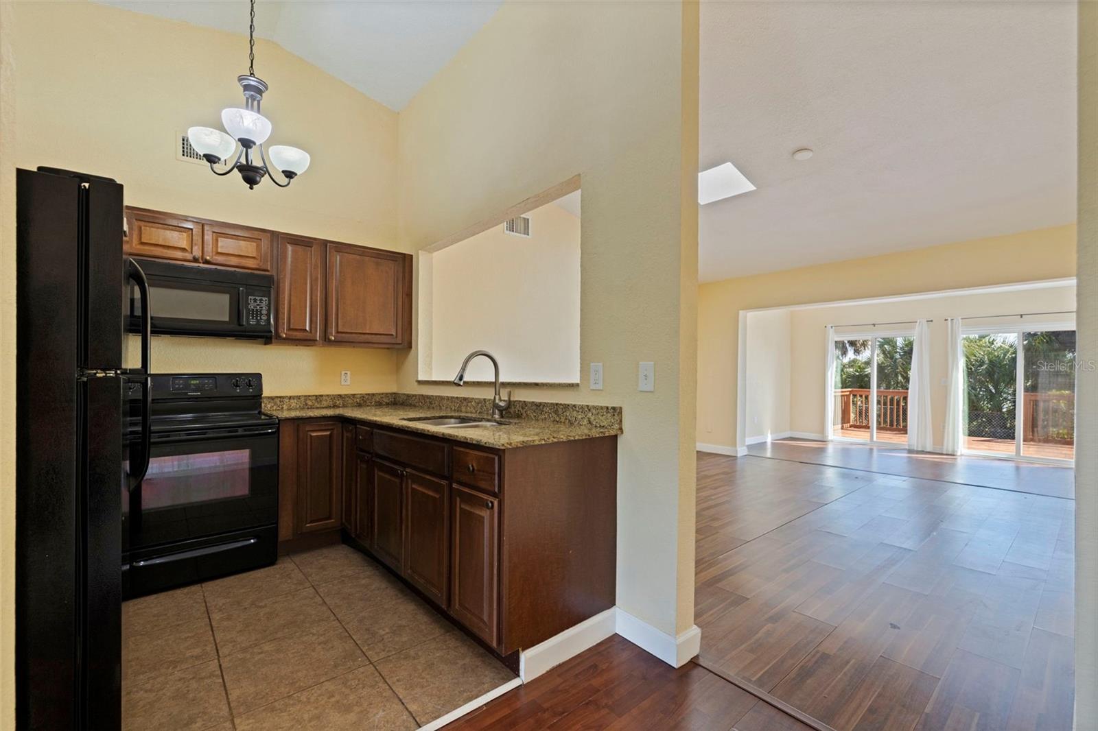 Single Family Residence at 1065 28TH AVE S, ST PETERSBURG, photo 15 of 51