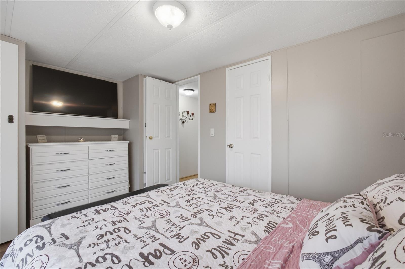 Manufactured Home at 4121 JOYFUL LN, ZEPHYRHILLS, photo 13 of 31